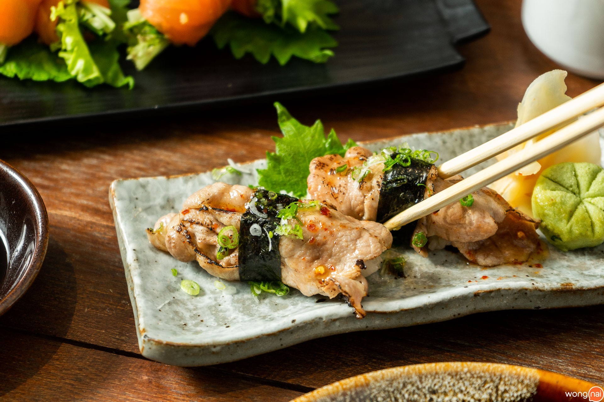 เมนู Sushi Poo-Yai Ma Buta Aburi Nigiri ของร้าน Sushi By Poo-Yai Ma