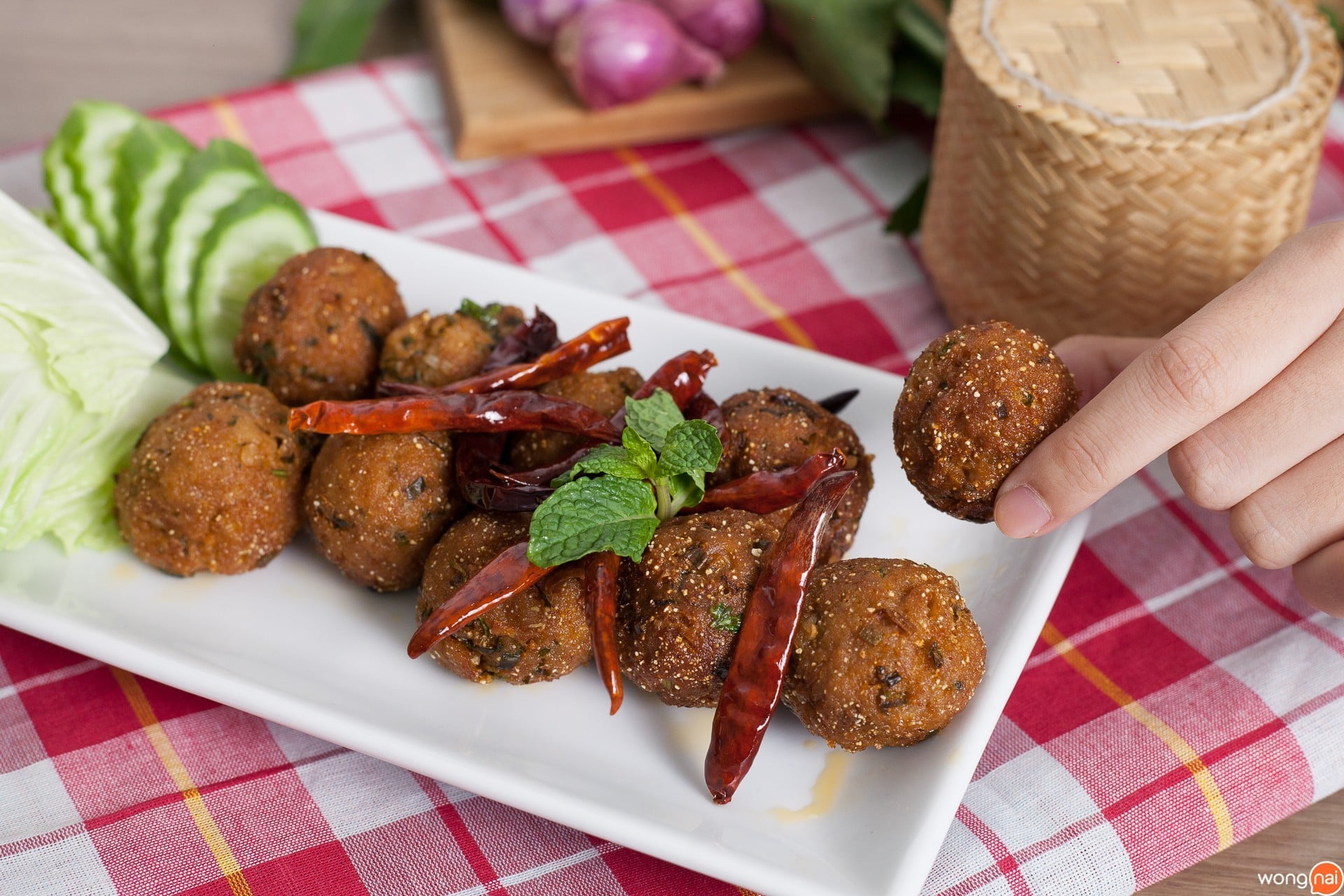 วิธีทำ “ลาบทอด” เมนูกินเล่นรสจัดจ้านสไตล์อีสาน ทำง่ายสุด ๆ