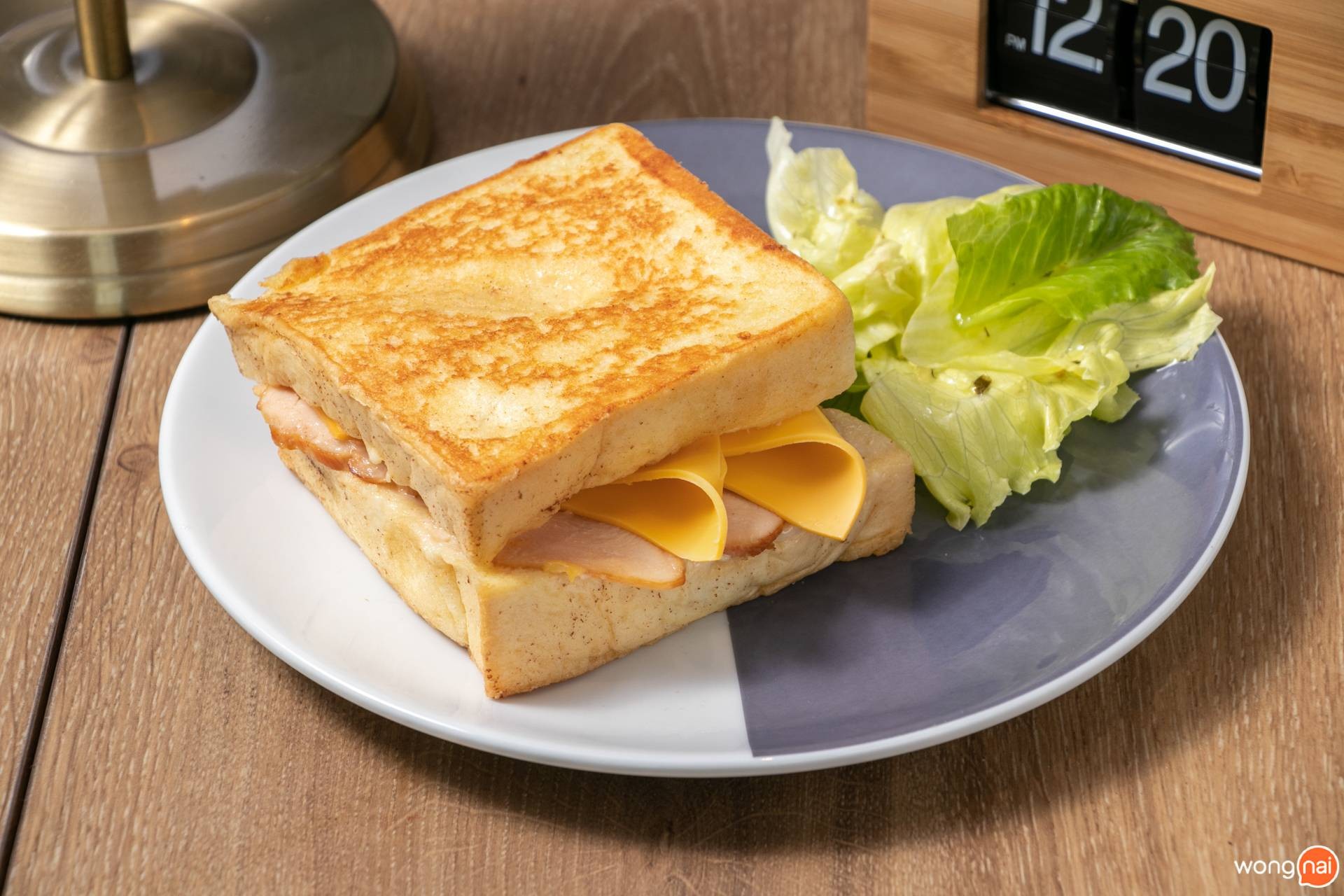 เมนู Smoked Chicken and Cheese Toast ร้าน Coffee World สาขา ลำลูกกา
