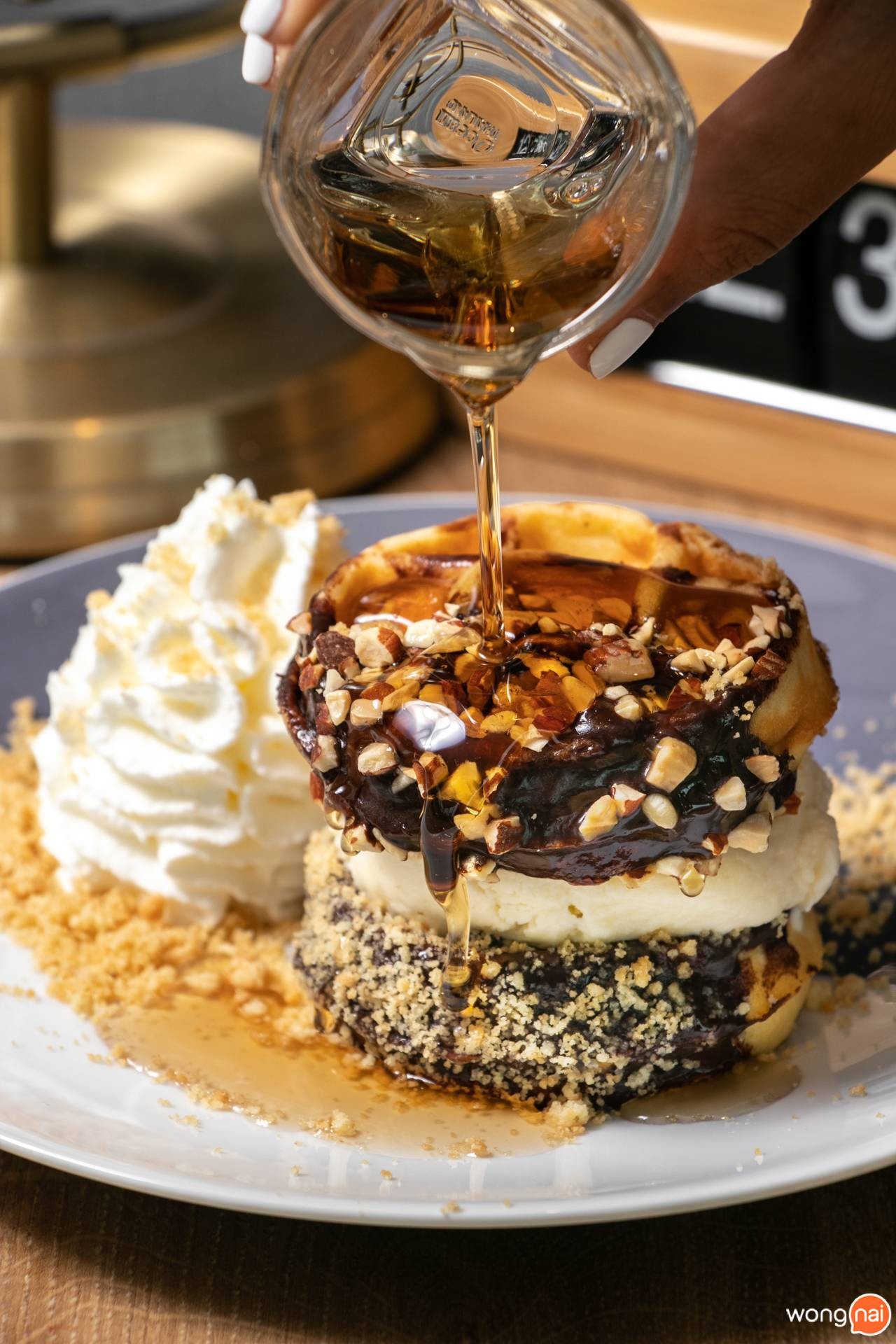 เมนู Waffle Ice Cream Sandwich ร้าน Coffee World สาขา ลำลูกกา
