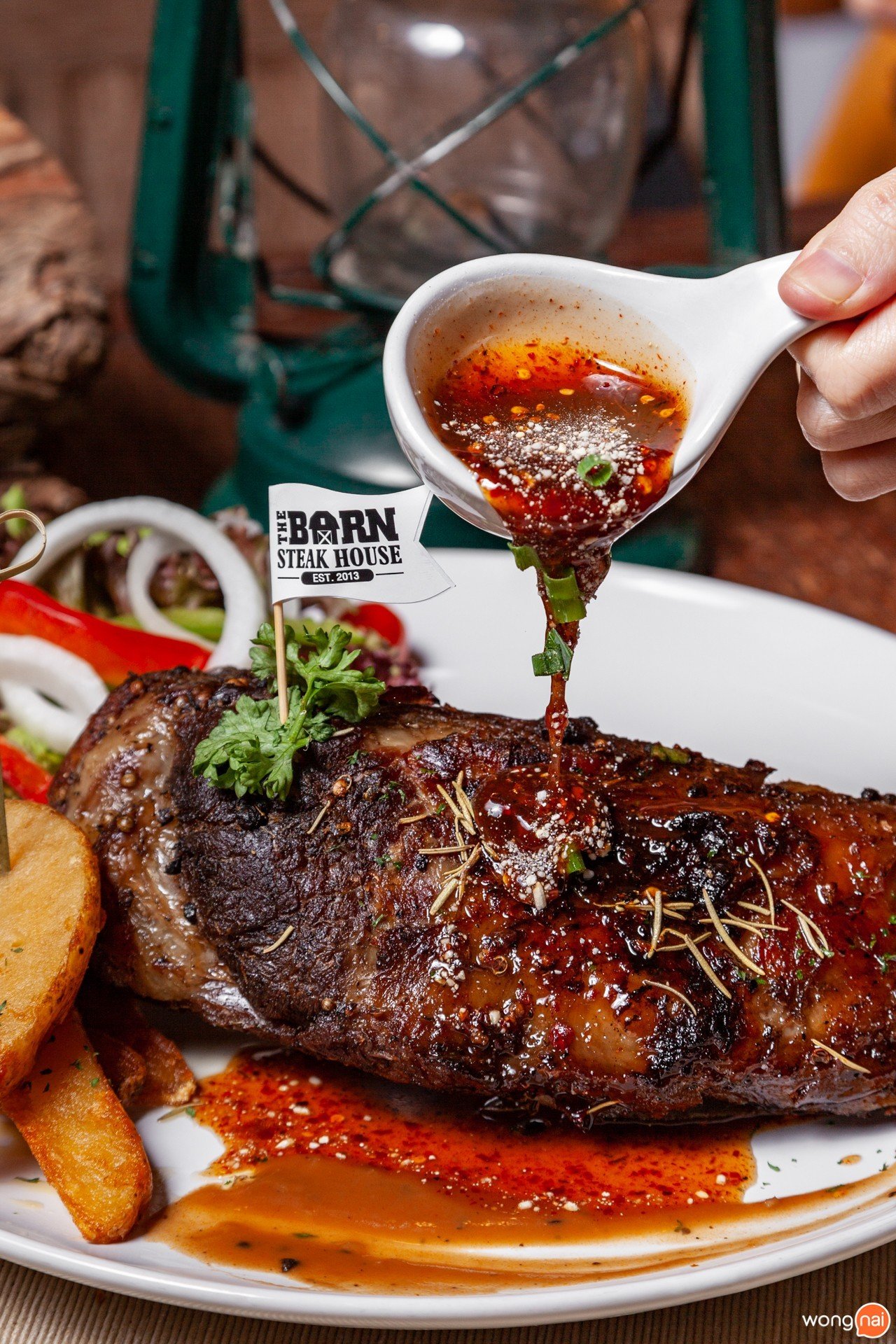 สเต๊ก บุฟเฟ่ต์ หมู่บ้านลึกลับ Hidden Village ที่มีไดโนเสาร์ The Barn Steak House เชียงใหม่