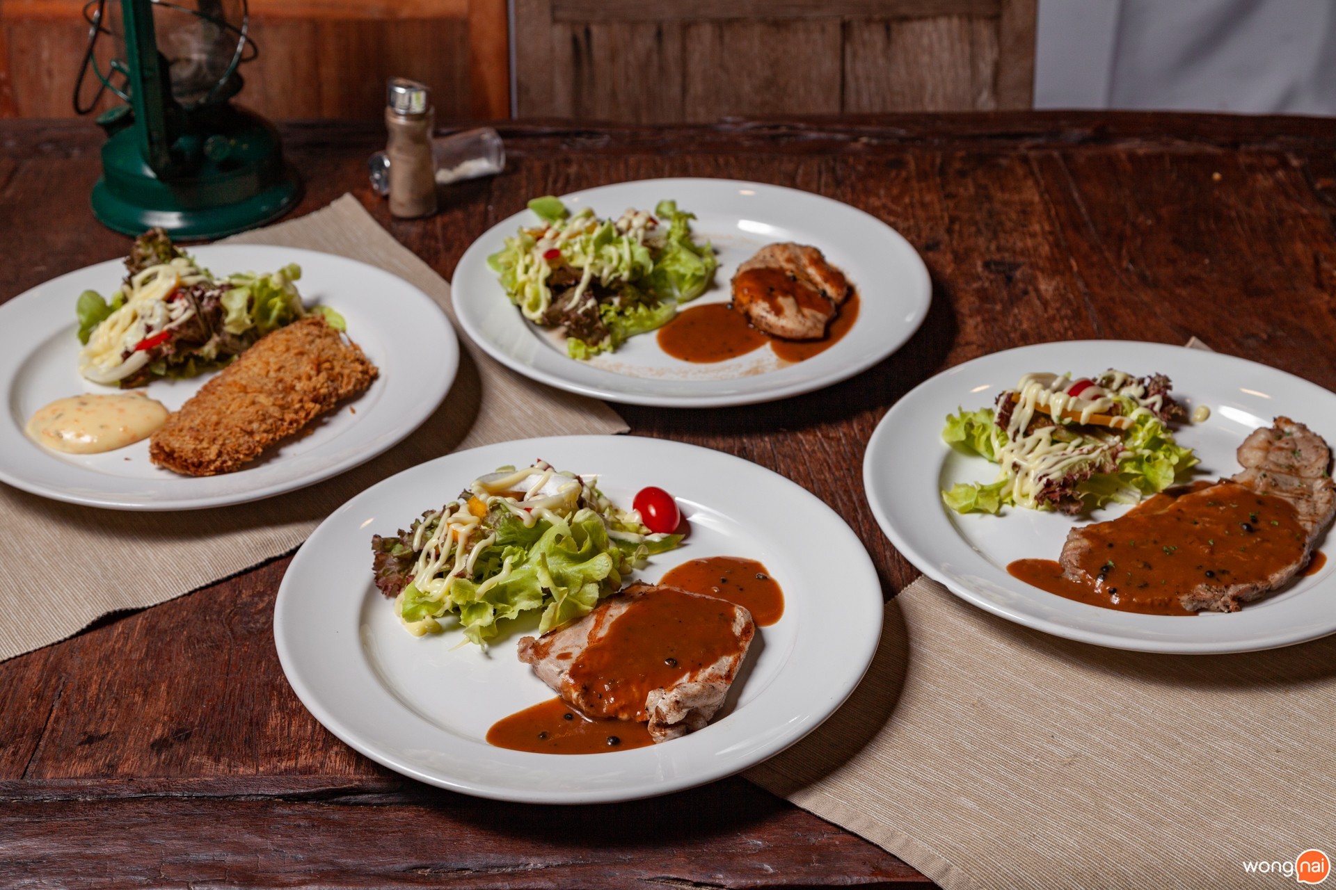 สเต๊ก บุฟเฟ่ต์ หมู่บ้านลึกลับ Hidden Village ที่มีไดโนเสาร์ The Barn Steak House เชียงใหม่