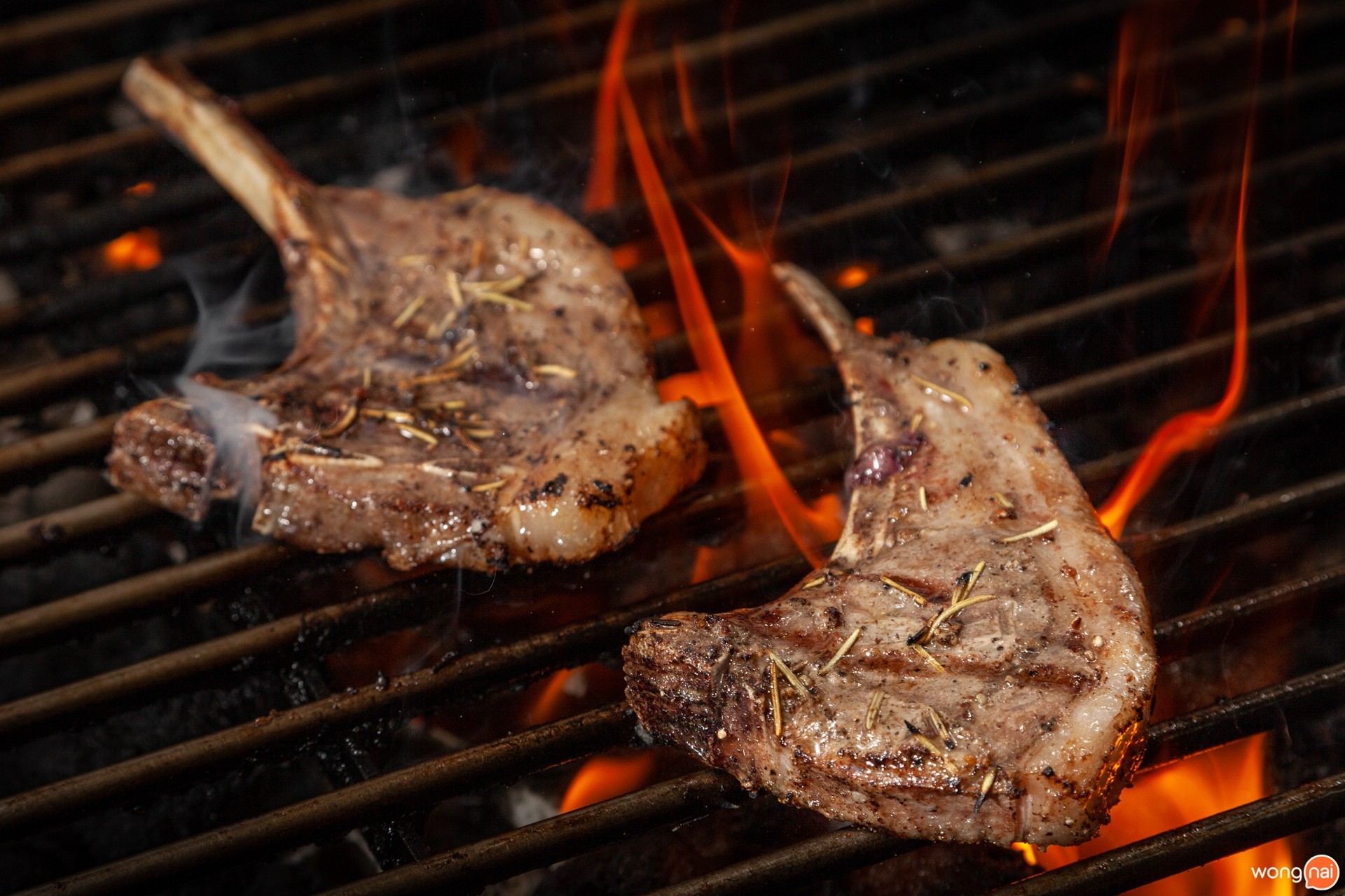 สเต๊ก บุฟเฟ่ต์ หมู่บ้านลึกลับ Hidden Village ที่มีไดโนเสาร์ The Barn Steak House เชียงใหม่