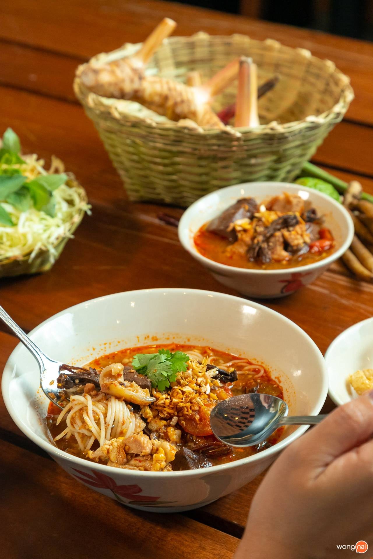 เมนู ขนมจีนน้ำเงี้ยว ของร้าน ขนมจีนบางกอก