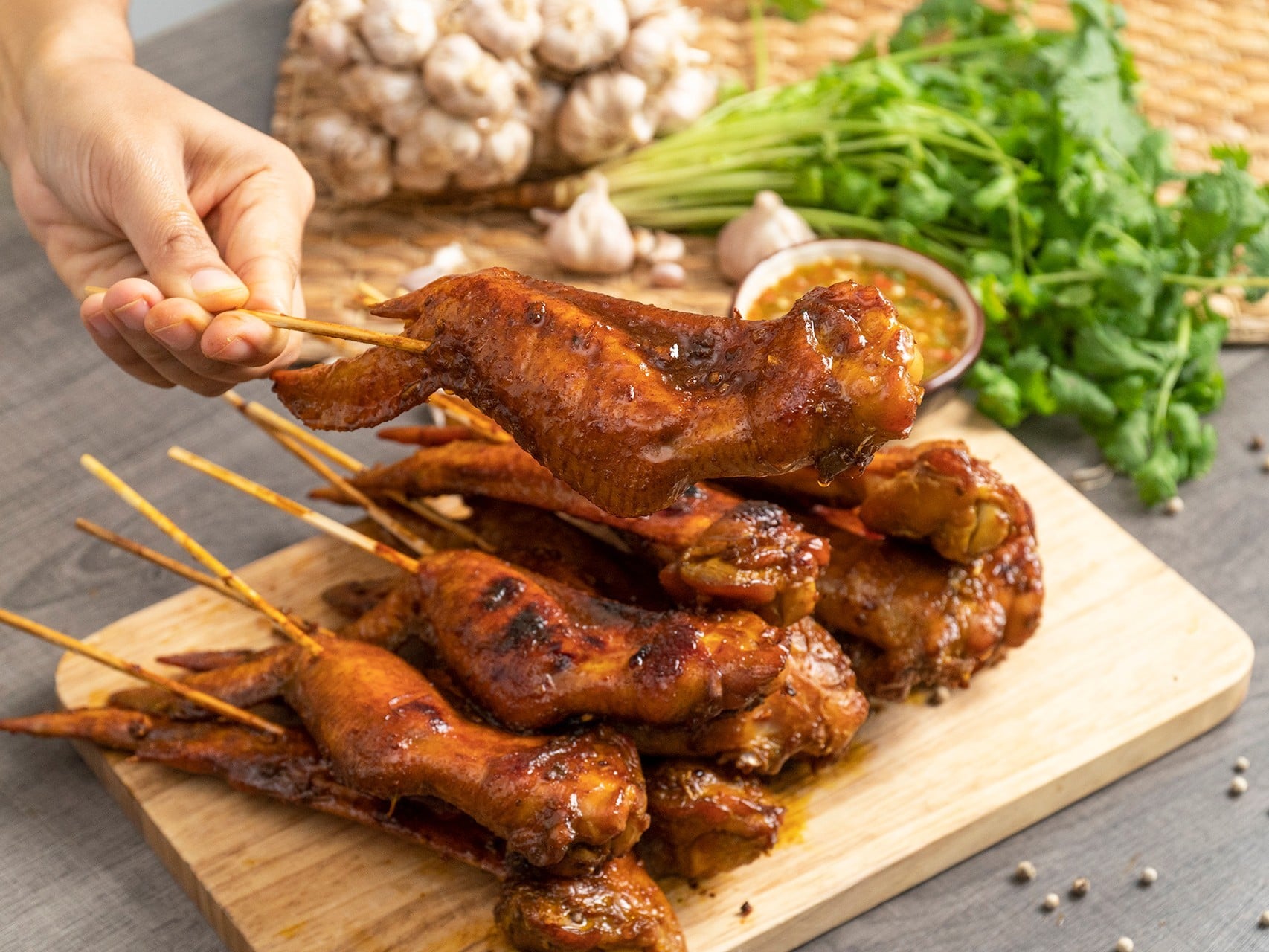 ปีกไก่เสียบไม้ย่าง