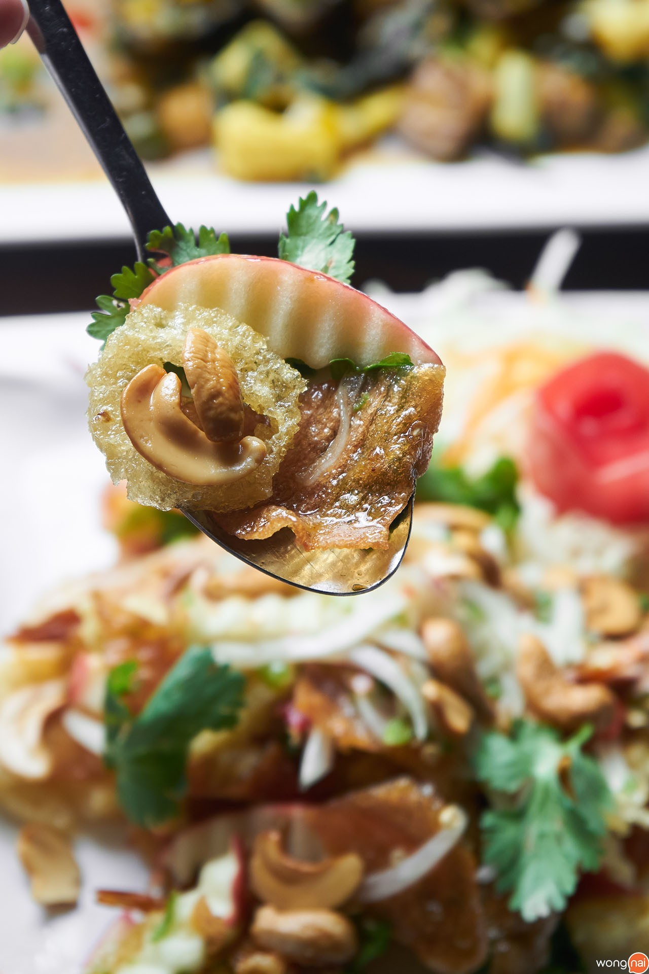 ยำสามกรอบ ของร้าน 61 Cozy Garden Bistro