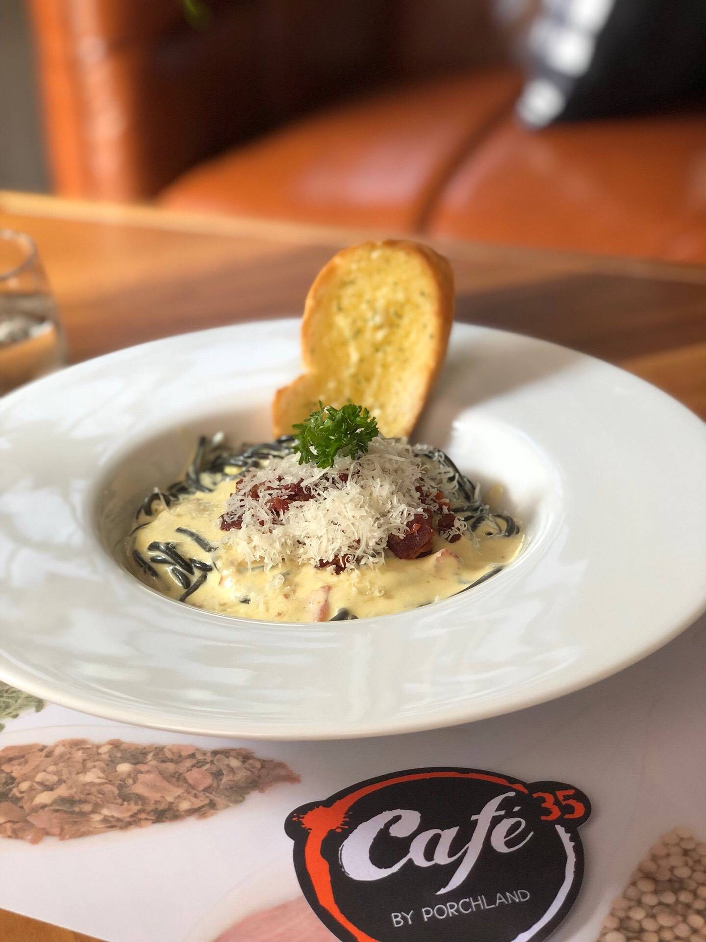 สปาเก็ตตี้ตาโบนาร่า • อร่อย แต่เลี่ยนตามสไตล์คาโบนาร่า ร้าน Cafe'35 By ...