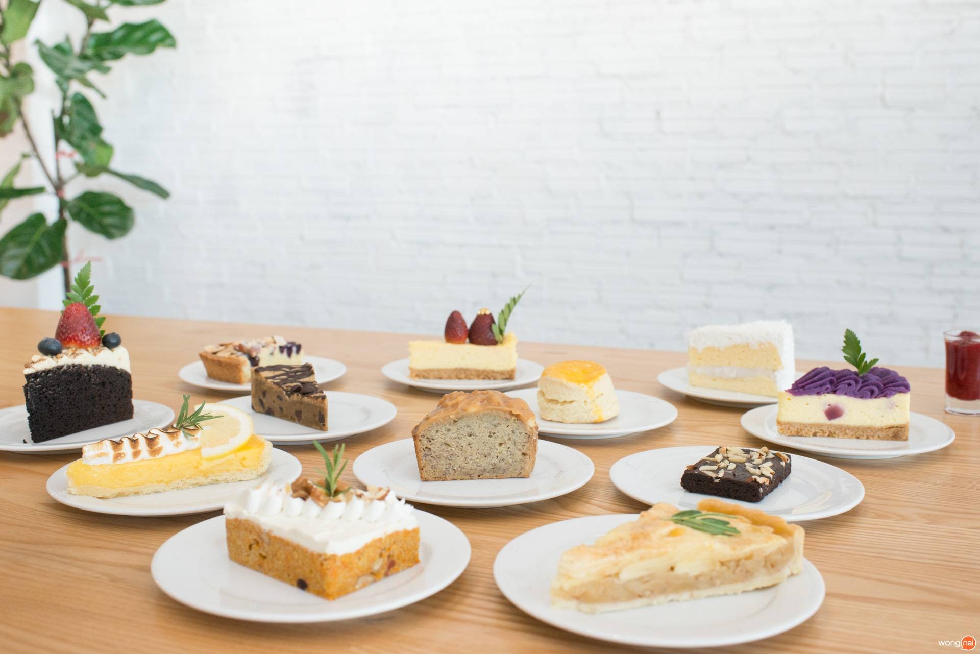 inch & ounce ร้านกาแฟขอนแก่น คาเฟ่คุมโทนสีขาวสไตล์มินิมอล