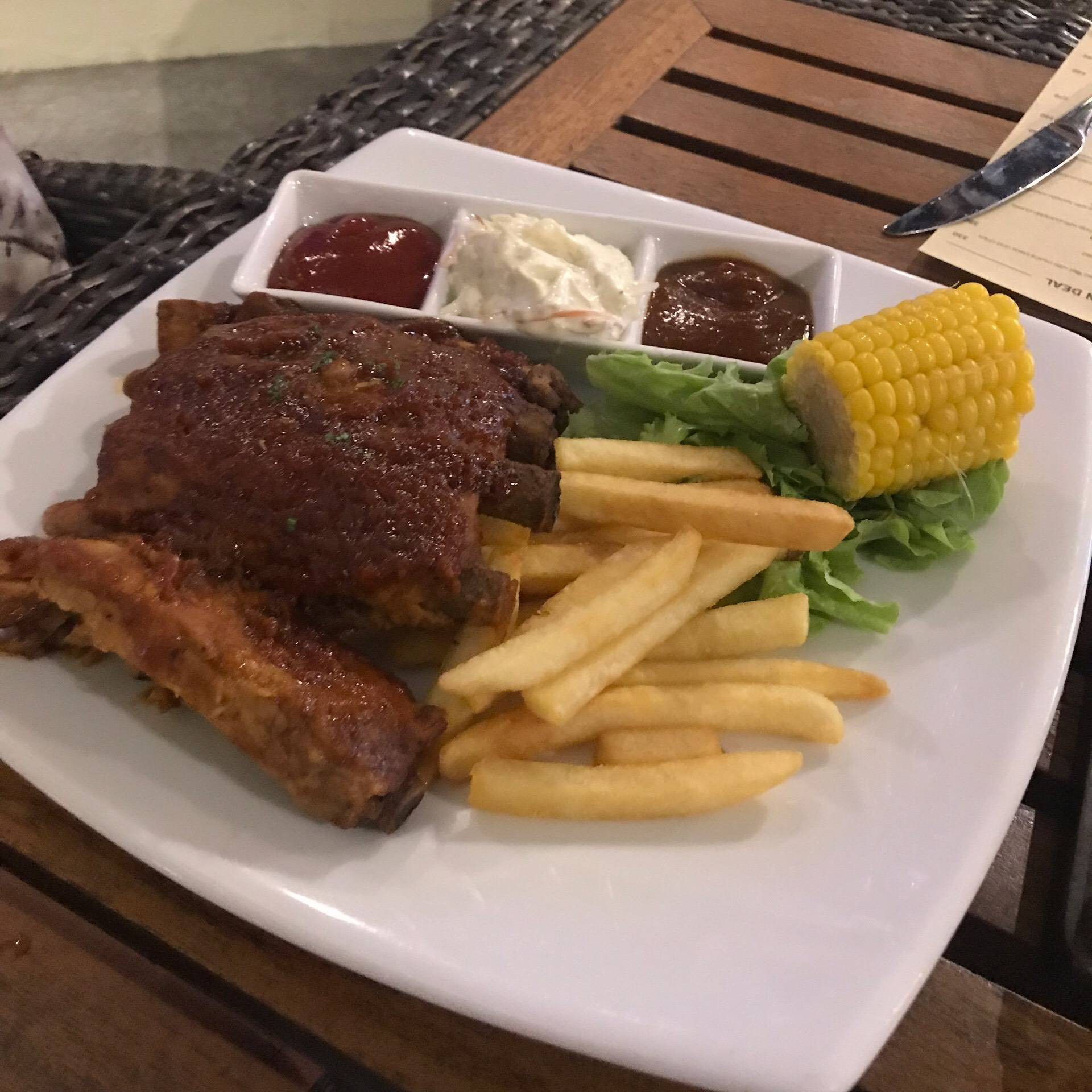 รีวิว Dicey Reilly's Bar & Restaurant ไอริช ผับ บรรยากาศดี อาหารอร่อย