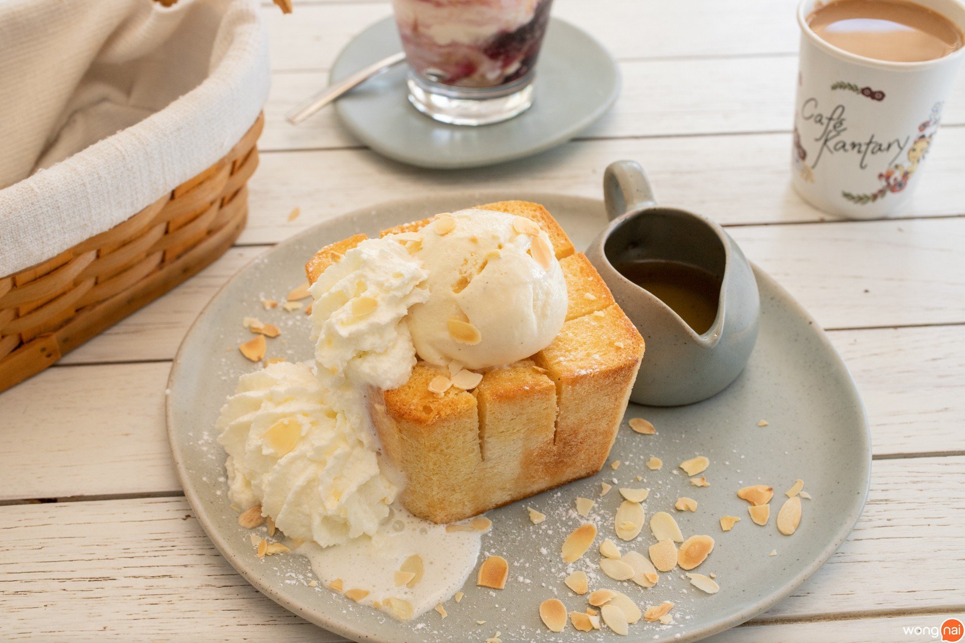 เมนู OH, LA’ LA’ Honey toast
