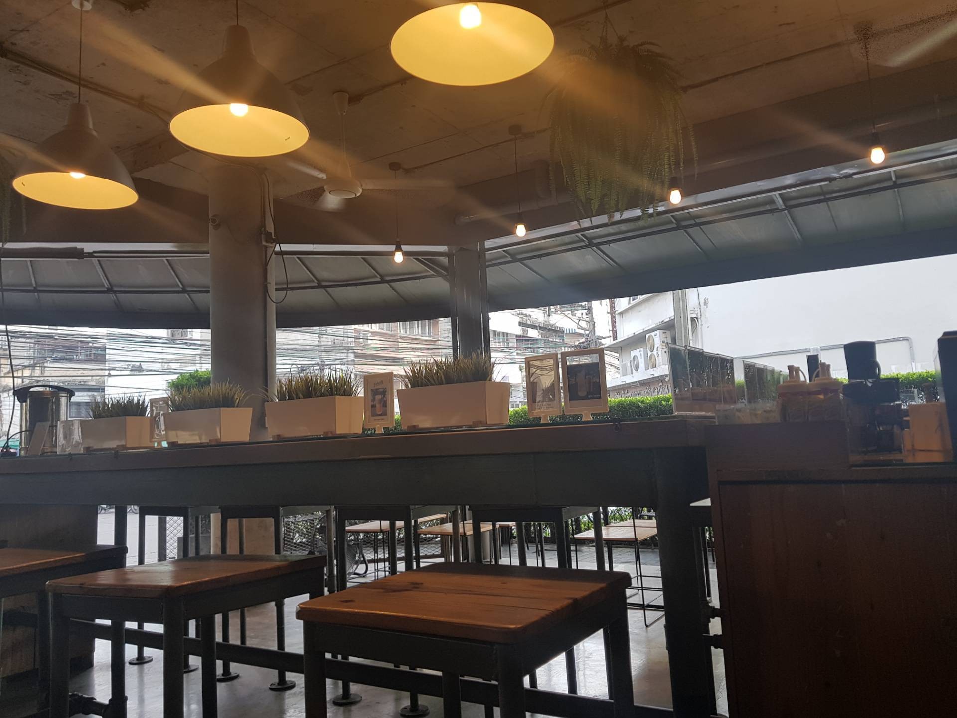 รีวิว Forklift Café The Warehouse Bangkok นั่งสบาย กาแฟกลางๆ Wongnai