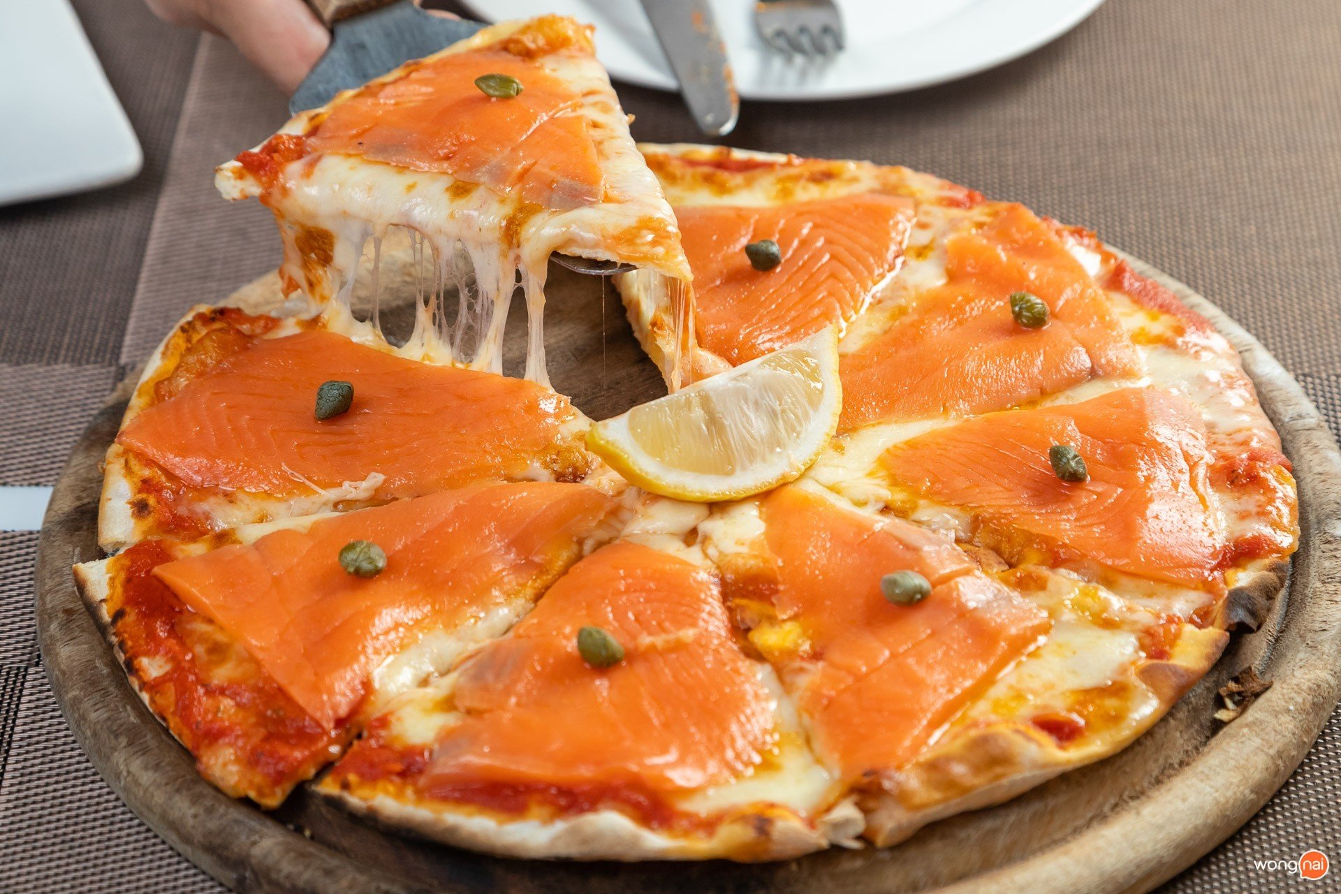 Smoke Salmon Pizza