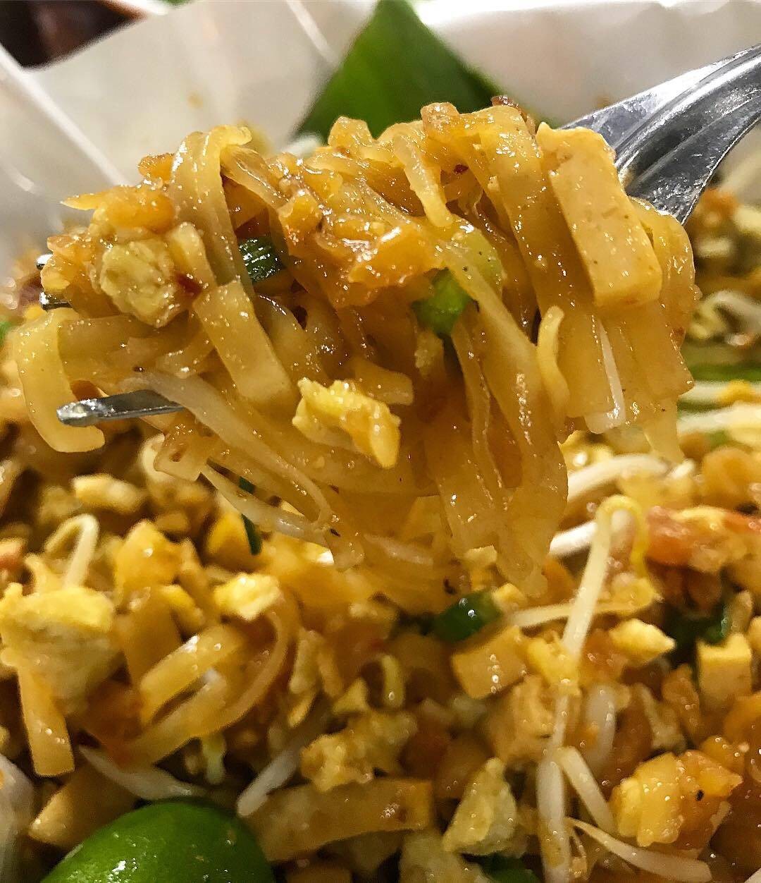 รีวิว ผัดไทเตาถ่านเชียงใหม่ (เจ้าเดิมคันคลอง มช.) โครงการเพลินเพลส ...