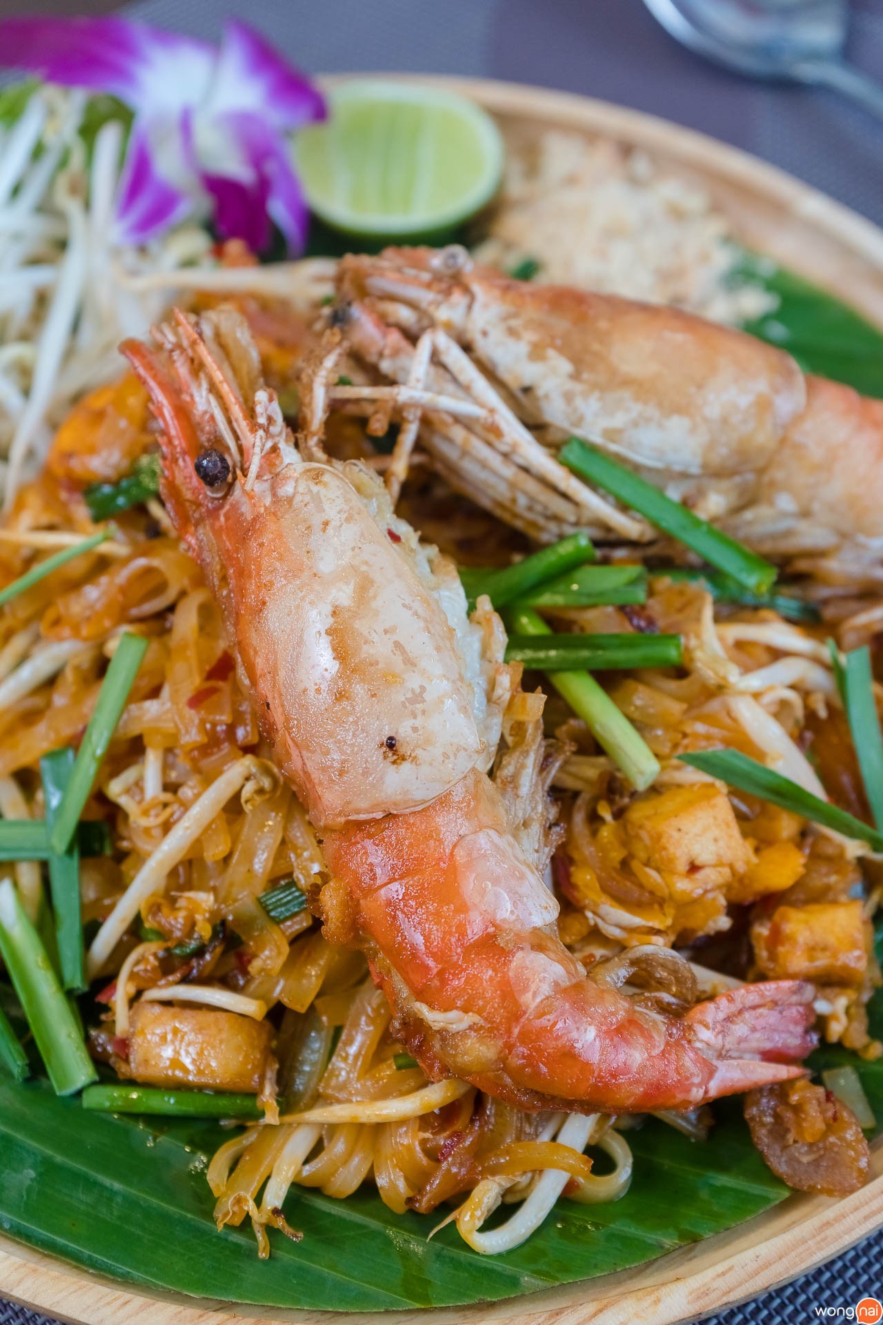 ผัดไทยกุ้งแม่น้ำ