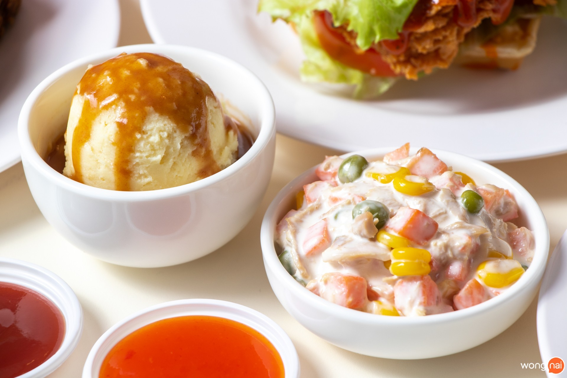 มันบด และ สลัดทูน่า ของร้านอาหารจานด่วน A&W