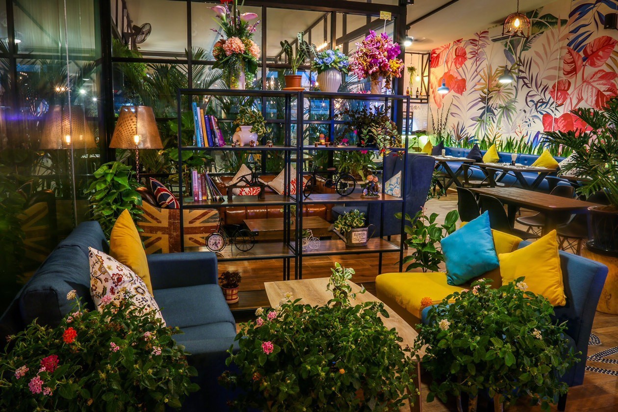 บรรยากาศในร้าน “The Destiny Noodle House & Café” กะทู้ ภูเก็ต