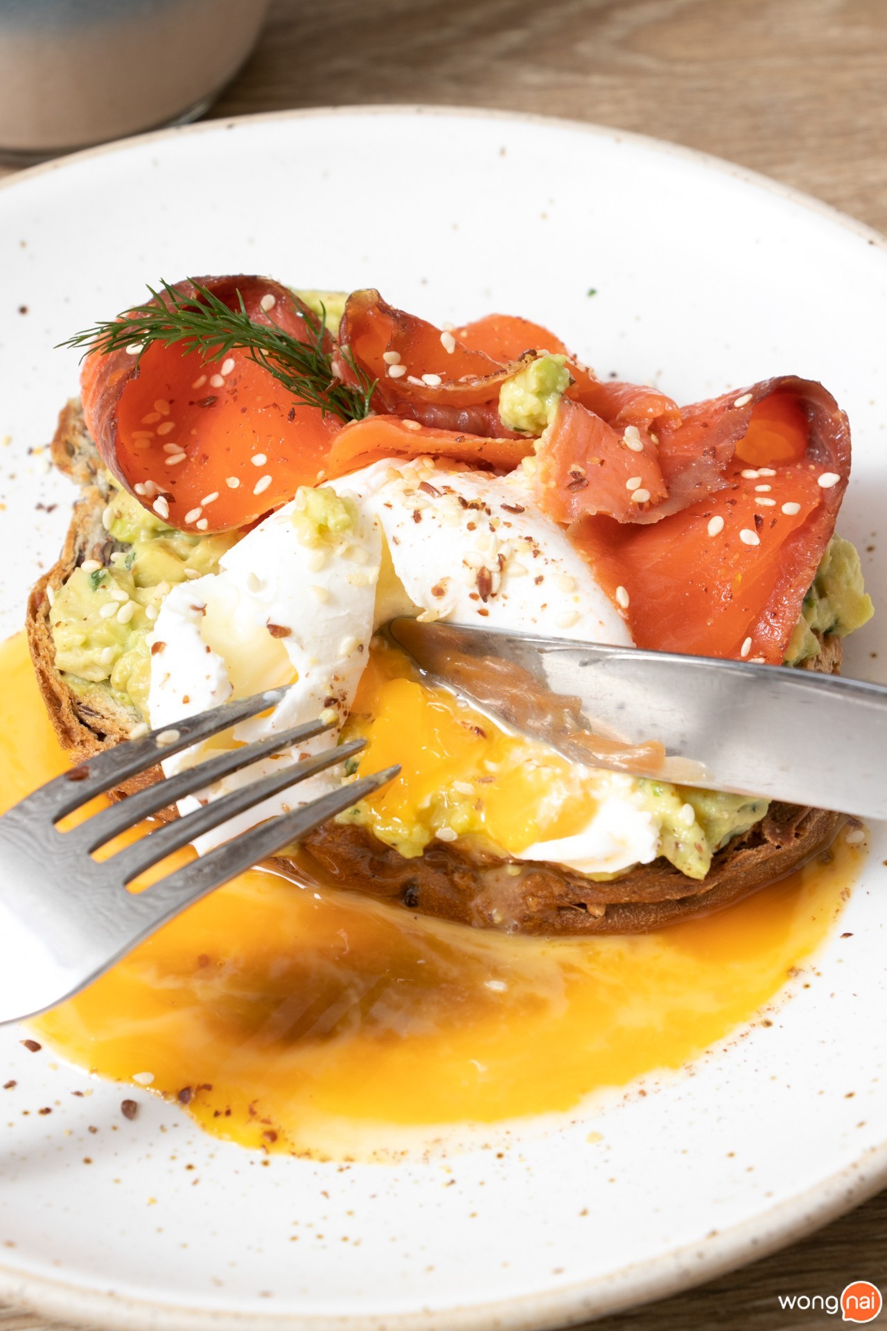 Avocado Toast ของร้าน Brekkie Organic Cafe