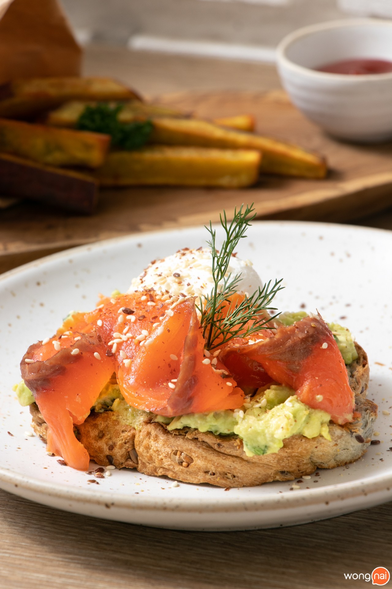 Avocado Toast ของร้าน Brekkie Organic Cafe