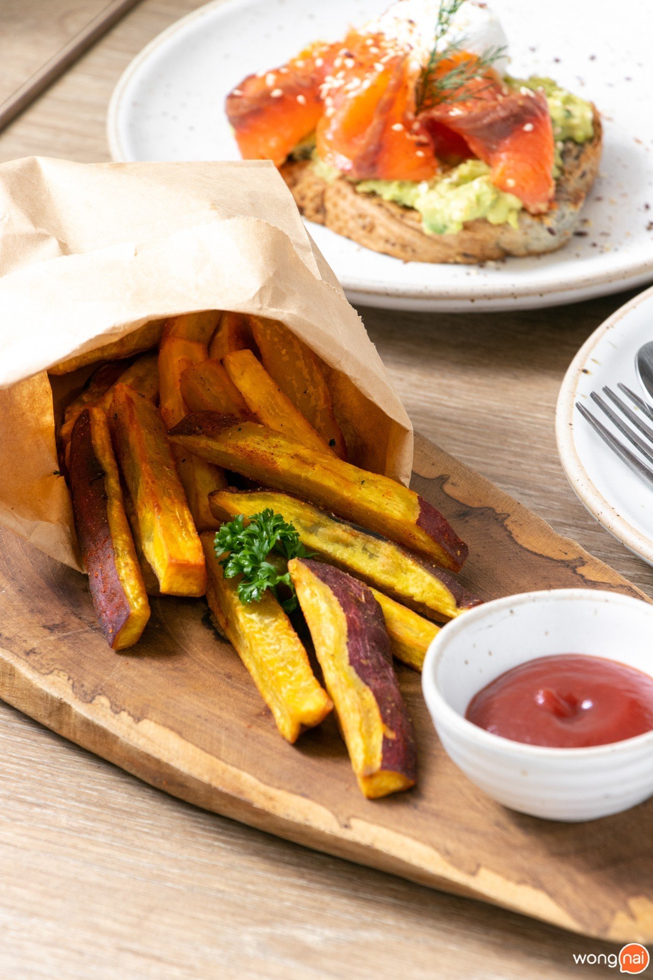 Sweet Potato Fries ของร้าน Brekkie Organic Cafe