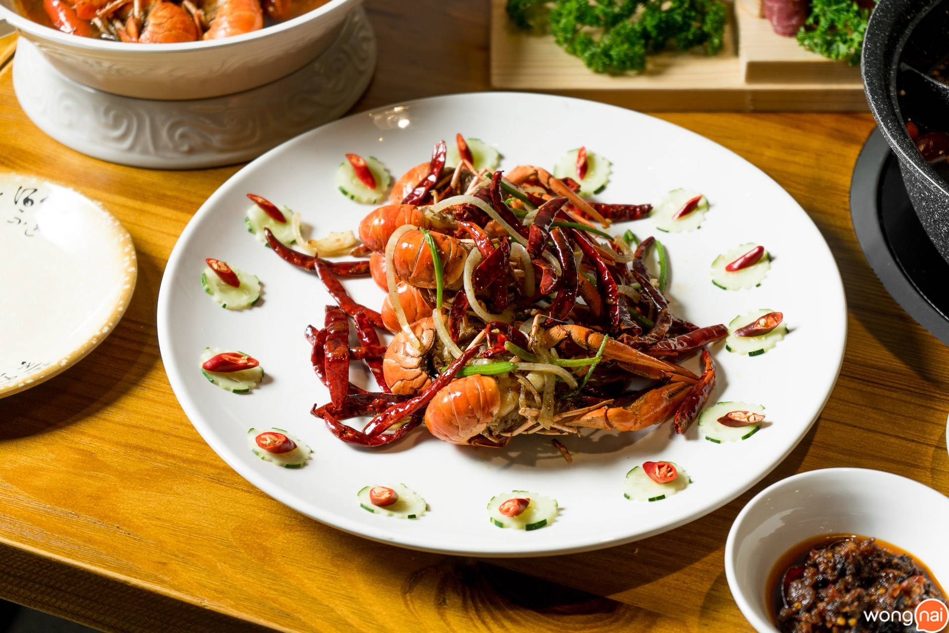 เมนู “กุ้งเครย์ฟิชผัดแห้ง” ของร้าน “Treasure Beef Shabu”