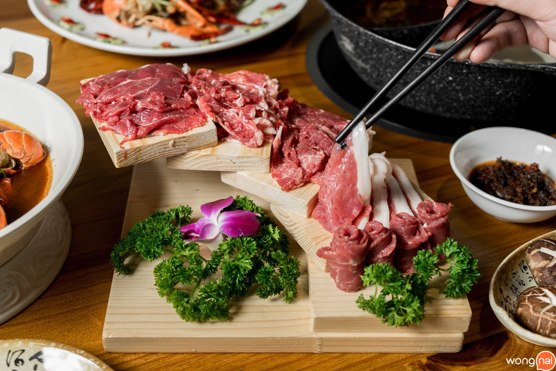 เมนู “เซ็ตเนื้อรวม” ของร้าน “Treasure Beef Shabu”