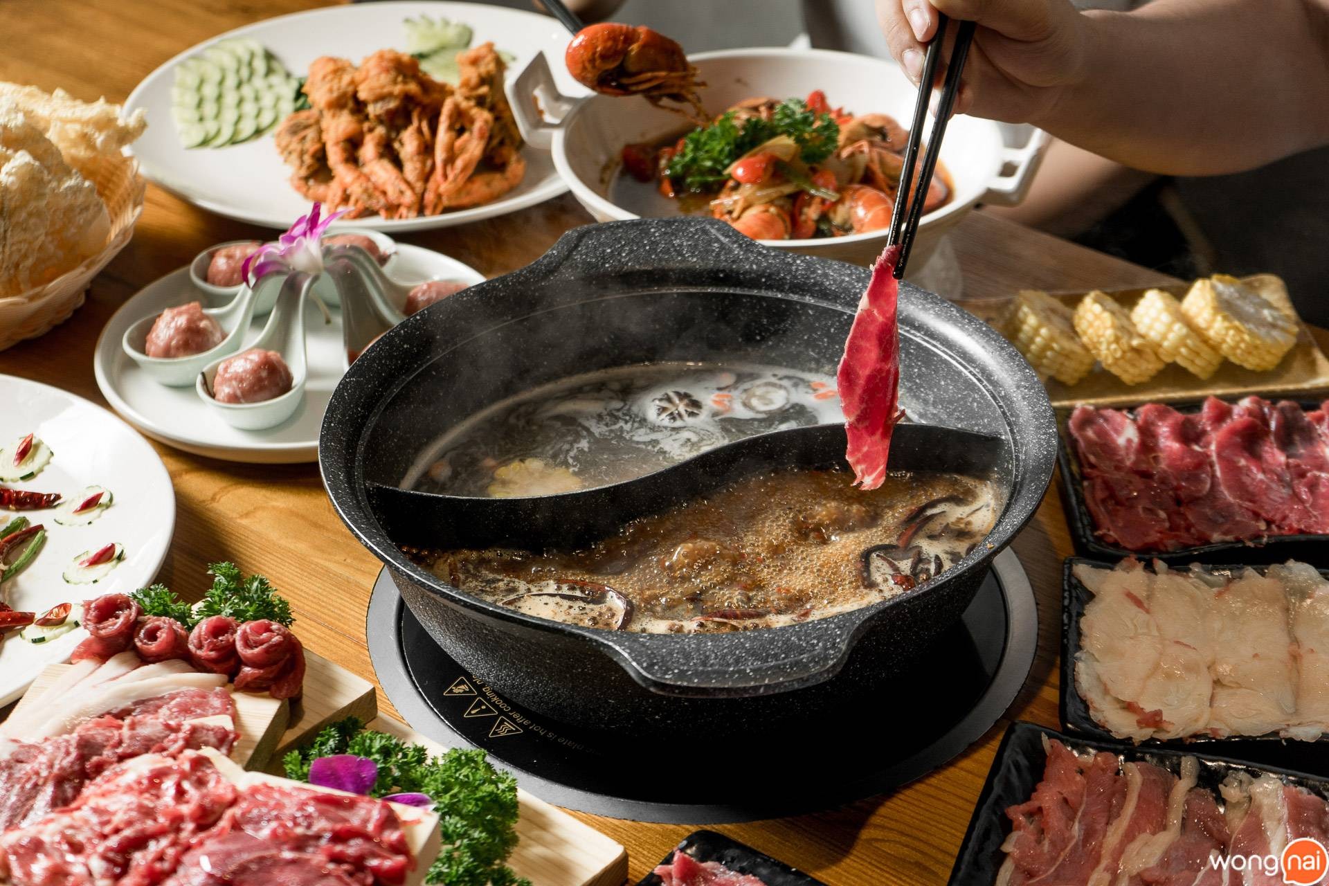 เมนู “น้ำซุปคู่” ของร้าน “Treasure Beef Shabu”
