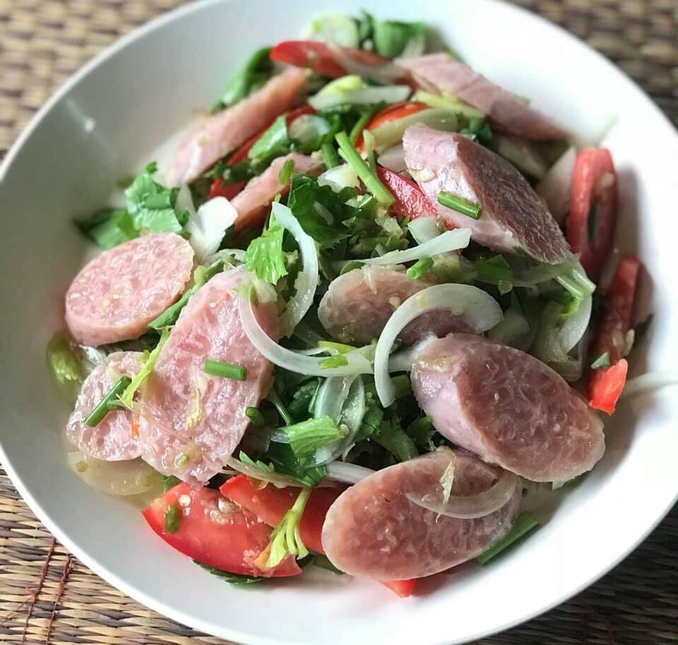 สูตร ยำแหนม ขี้เมา พร้อมวิธีทำโดย อ้อแอ้ Oo