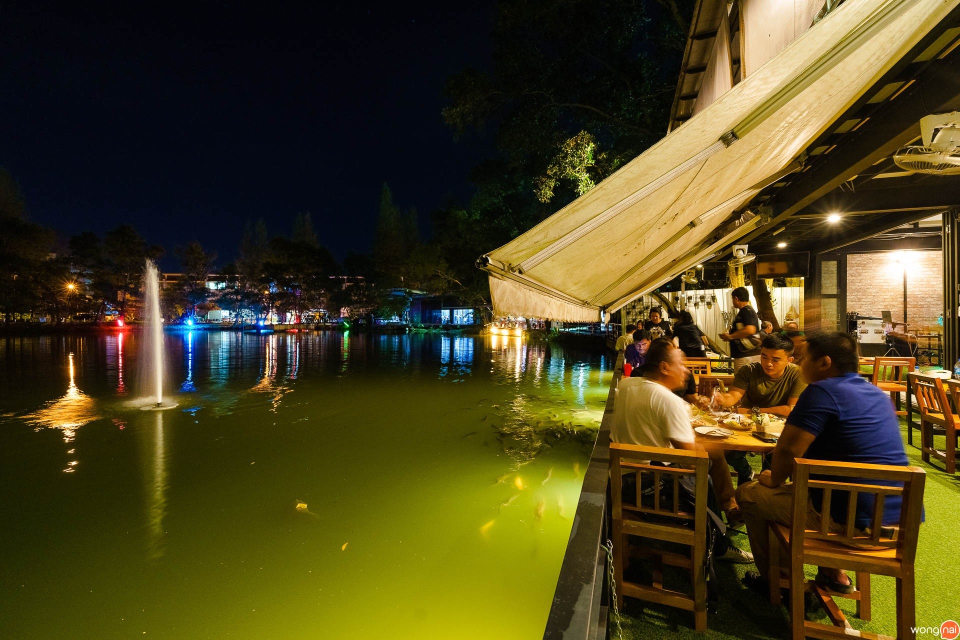 ร้าน “บ้านปลา” ภูเก็ต