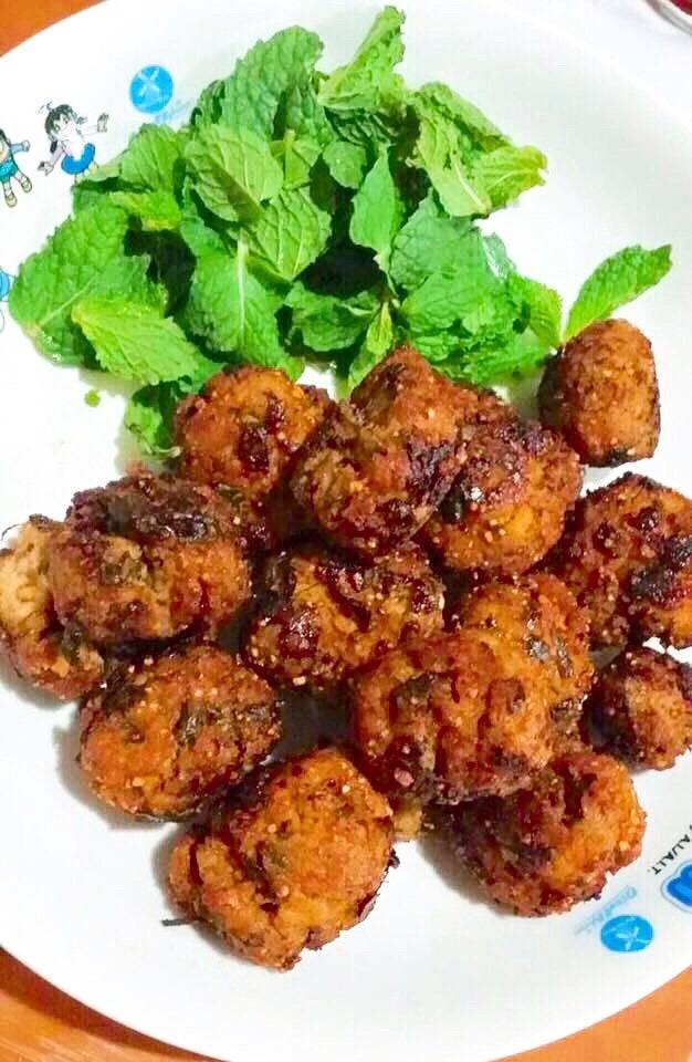 สูตร ลาบอกไก่ทอด พร้อมวิธีทำโดย lovely nupum - Wongnai Cooking