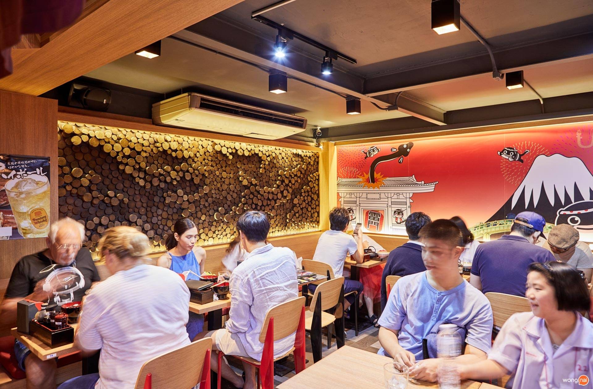บรรยากาศภายใน ของร้าน Unatoto Thailand