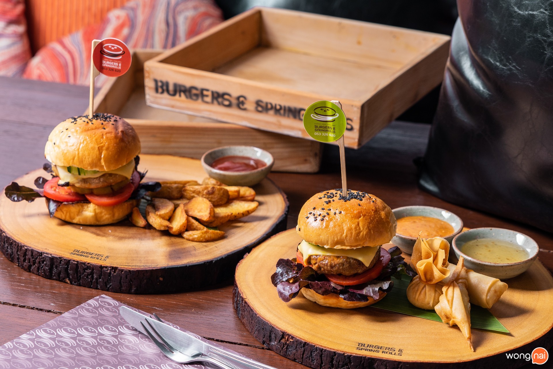 Burgers & Springrolls , ร้านอาหารฟิวชันเชียงใหม่