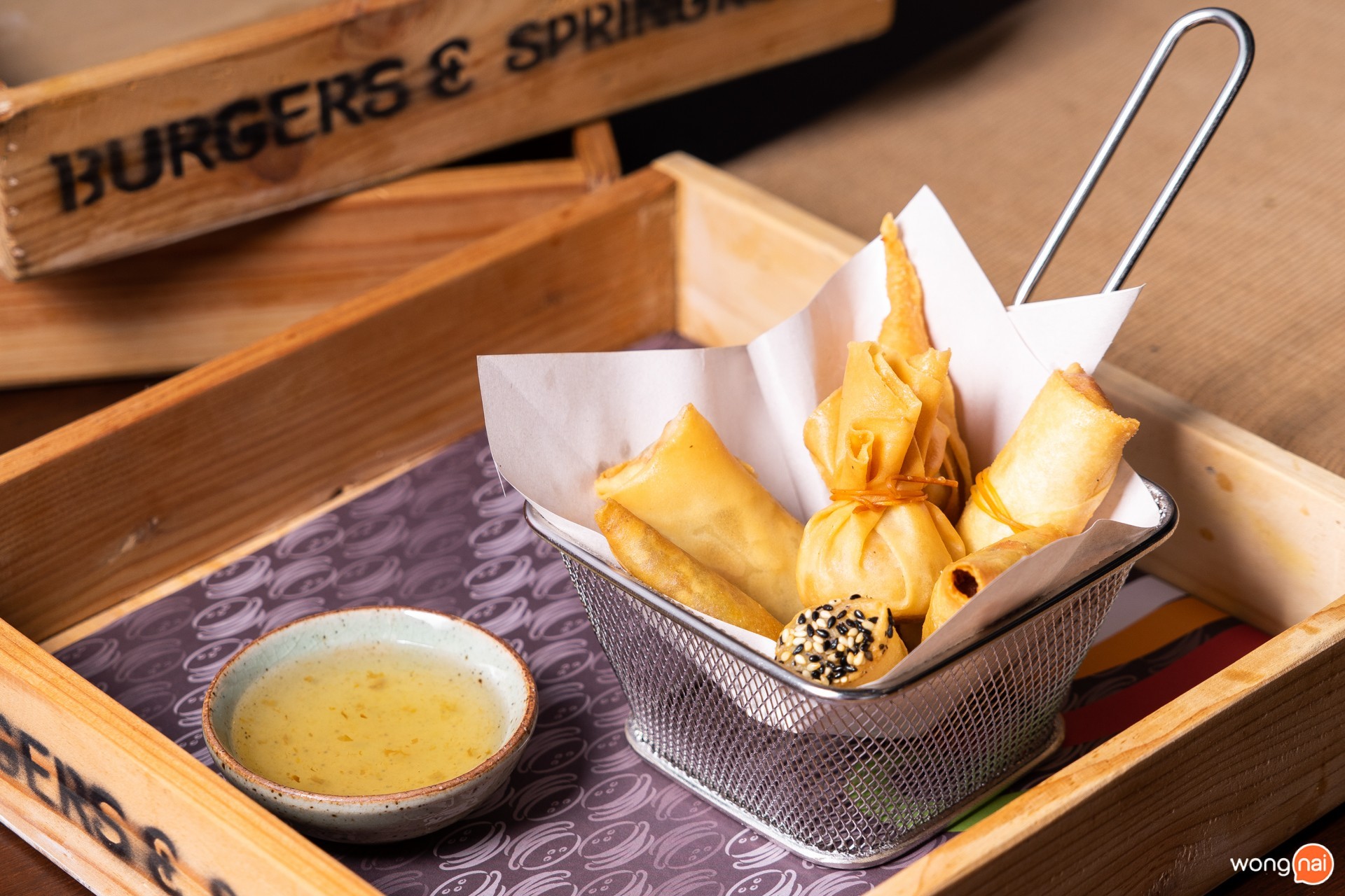 Burgers & Springrolls , ร้านอาหารฟิวชันเชียงใหม่