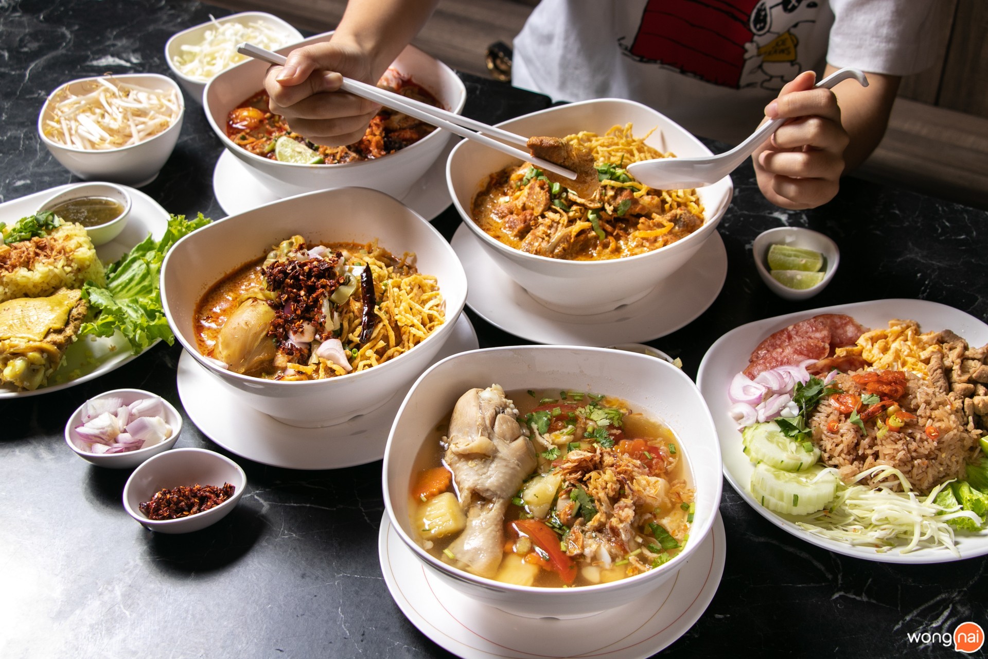 หลากหลายเมนูข้าวซอย ของร้าน ข้าวซอยบ้านคุณยาย