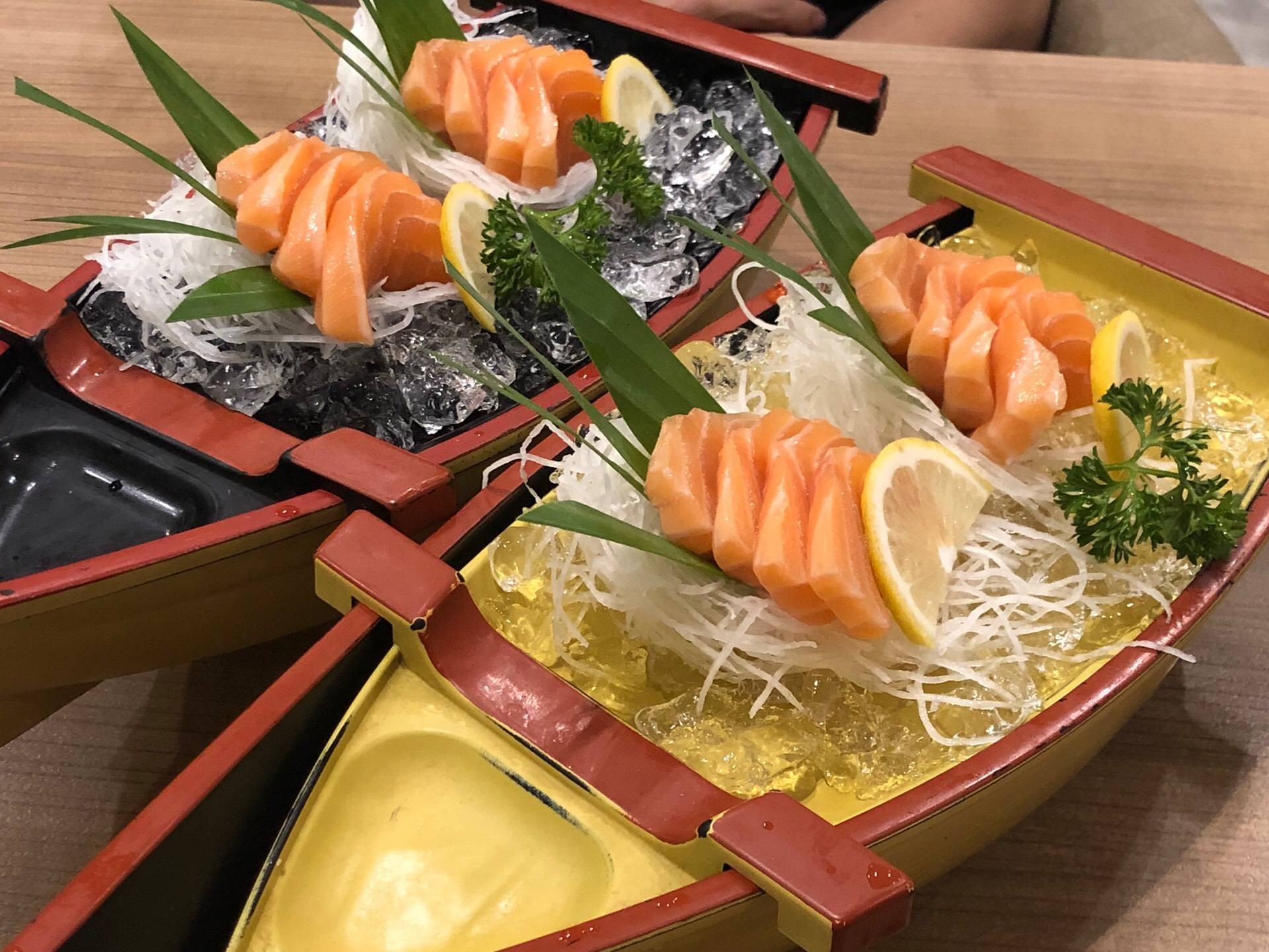 รีวิว Kin Donburi Cafe The Crystal Park - โปรเรือแซลมอน 1 แถม 1 - Wongnai