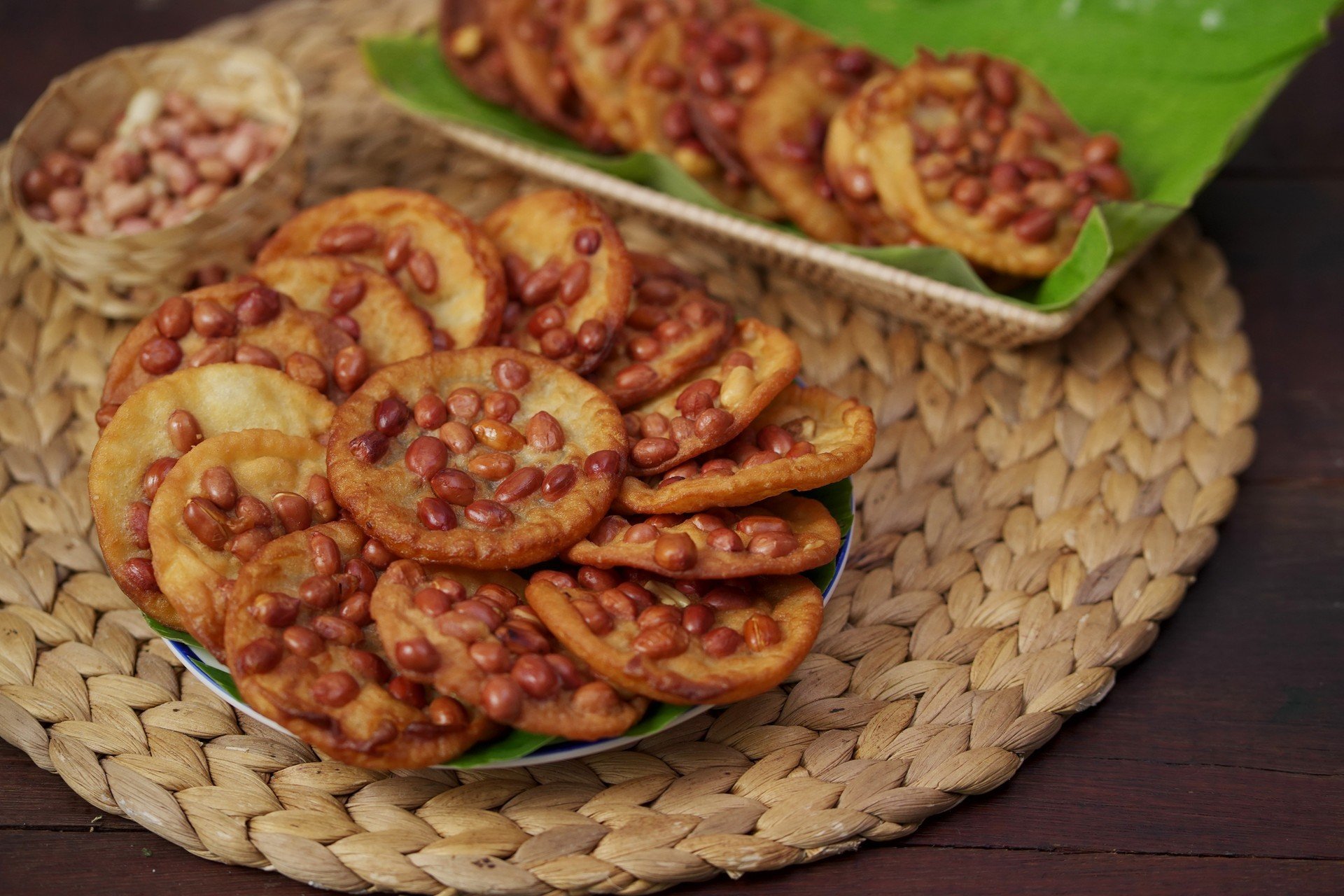 ขนมถั่วทอด