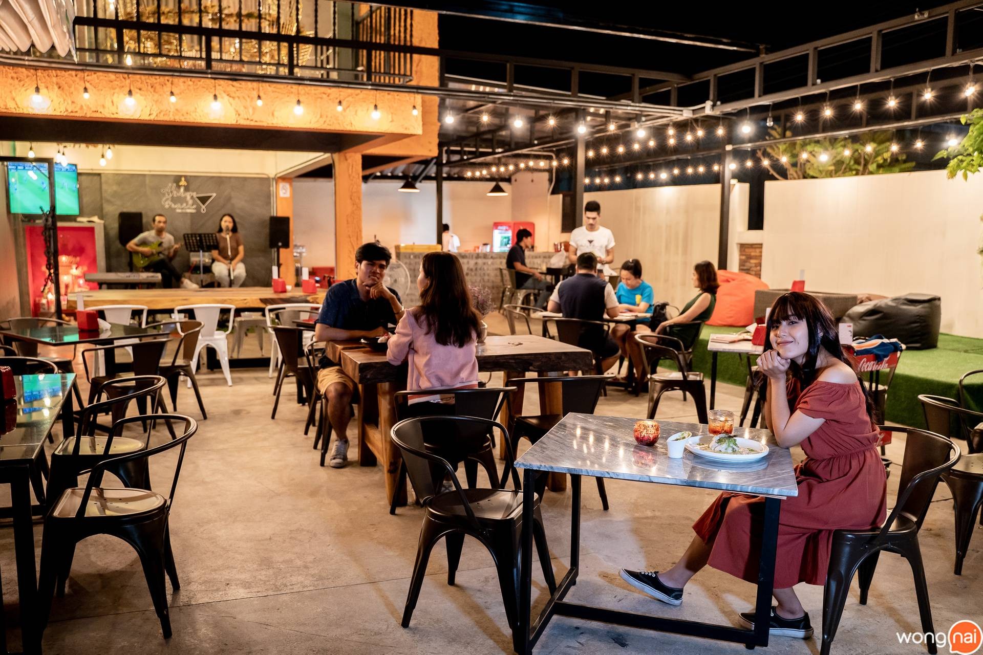 บรรยากาศ ร้าน Holy Grail หาดใหญ่