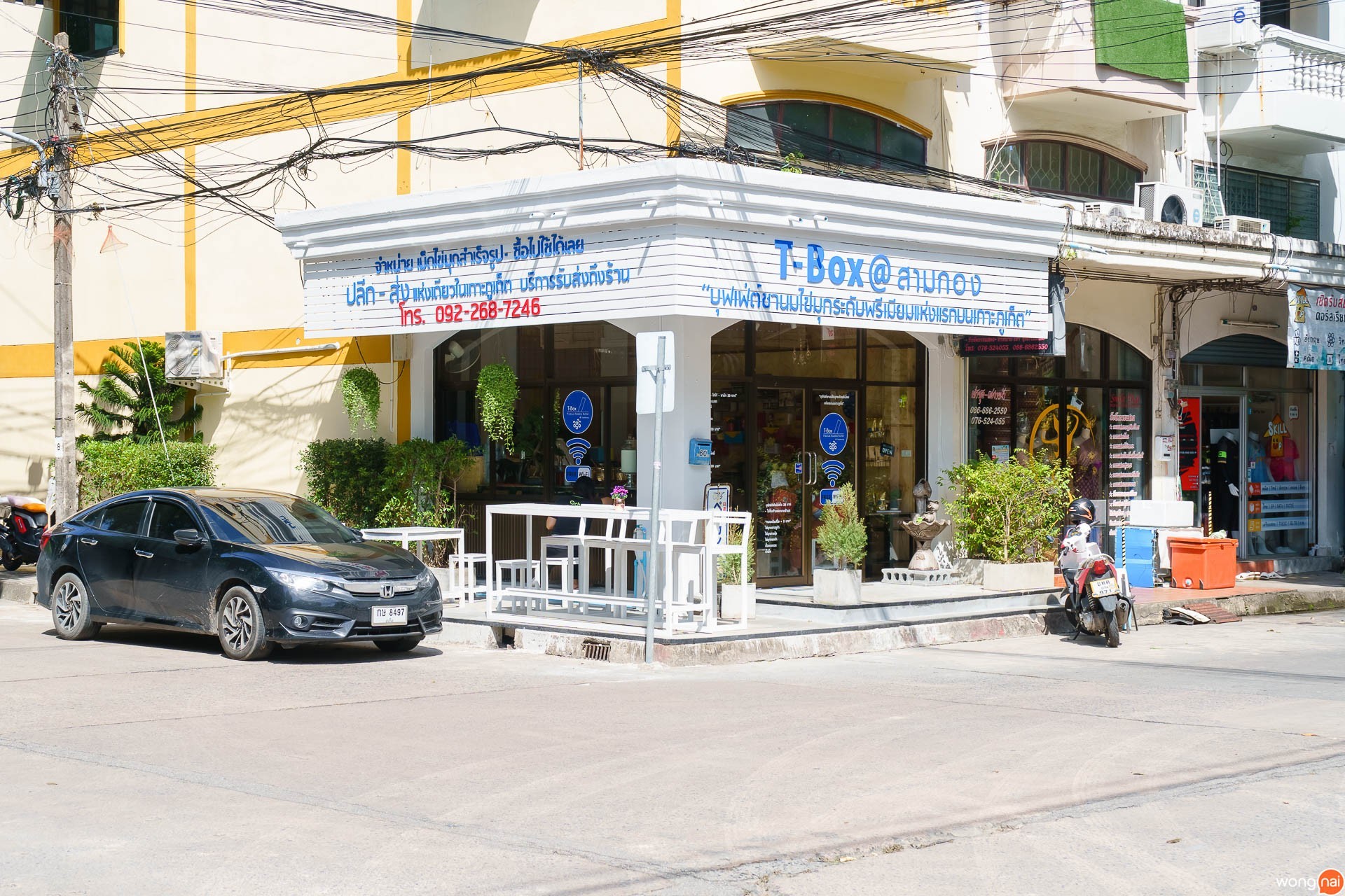 บรรยากาศหน้าร้าน “T-Box Premium Bubble Buffet” ภูเก็ต