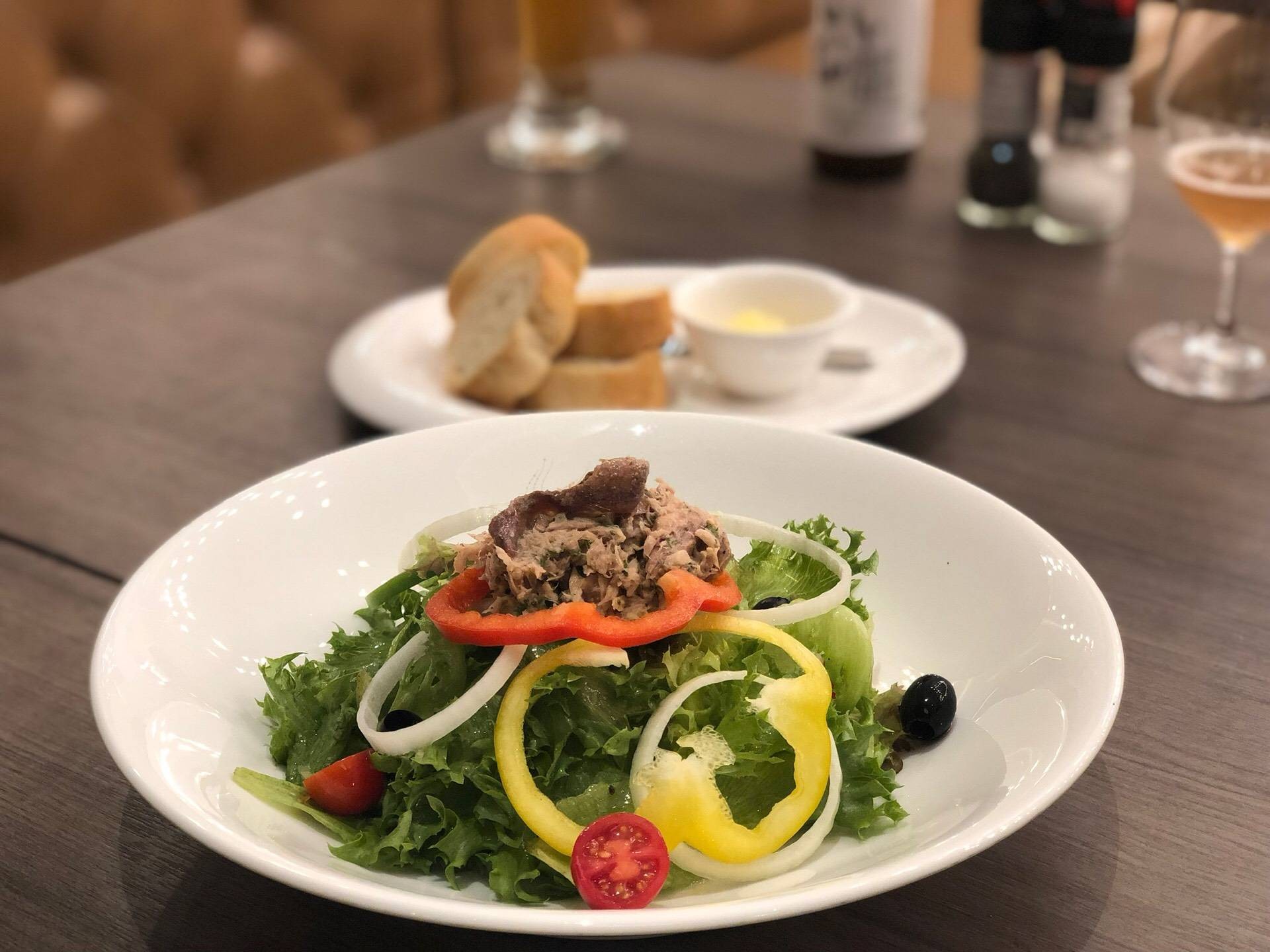 Tuna Salad ร้าน Eiffel pizza bar Velaa