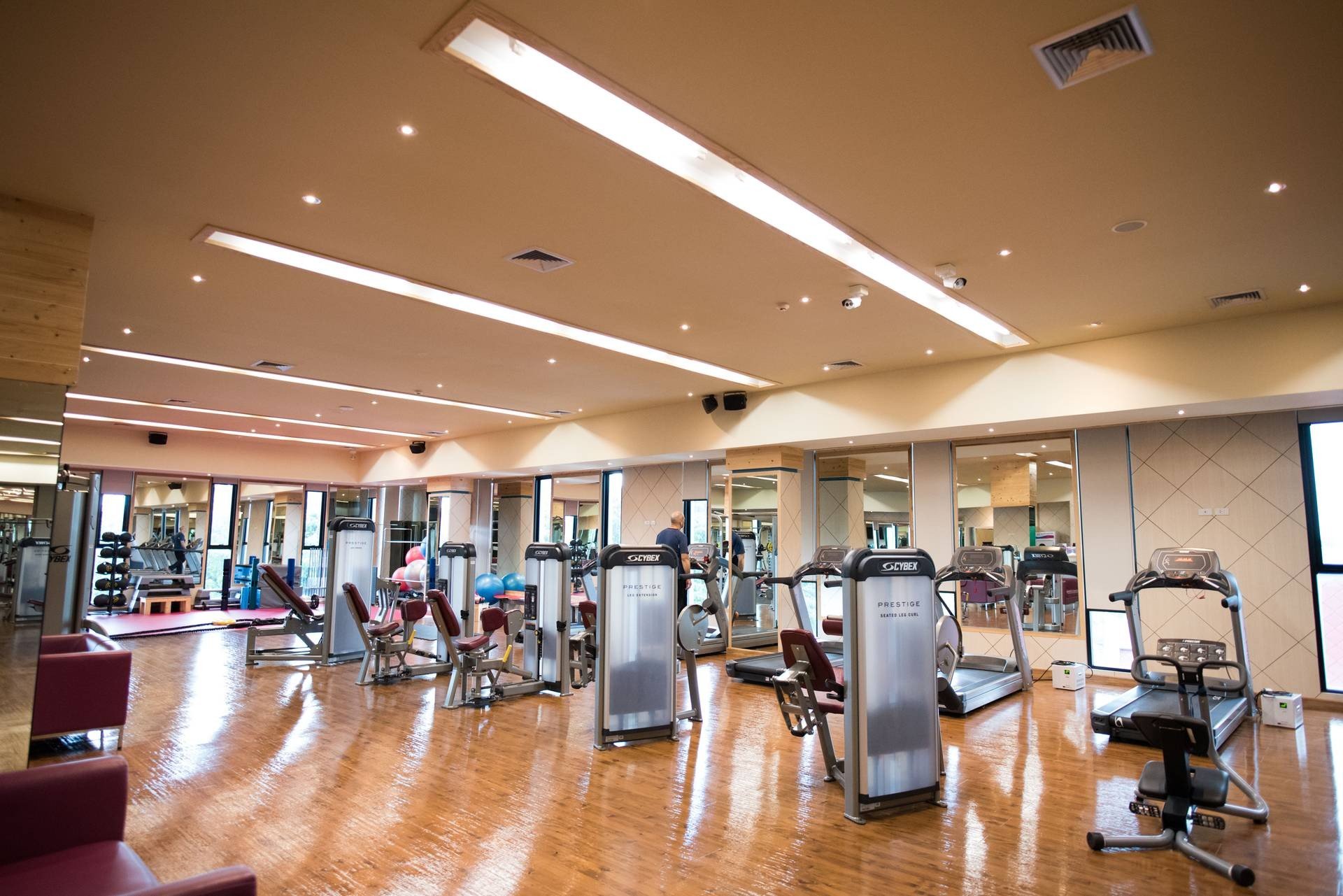 รูป ศูนย์กีฬาขอนแก่นราม