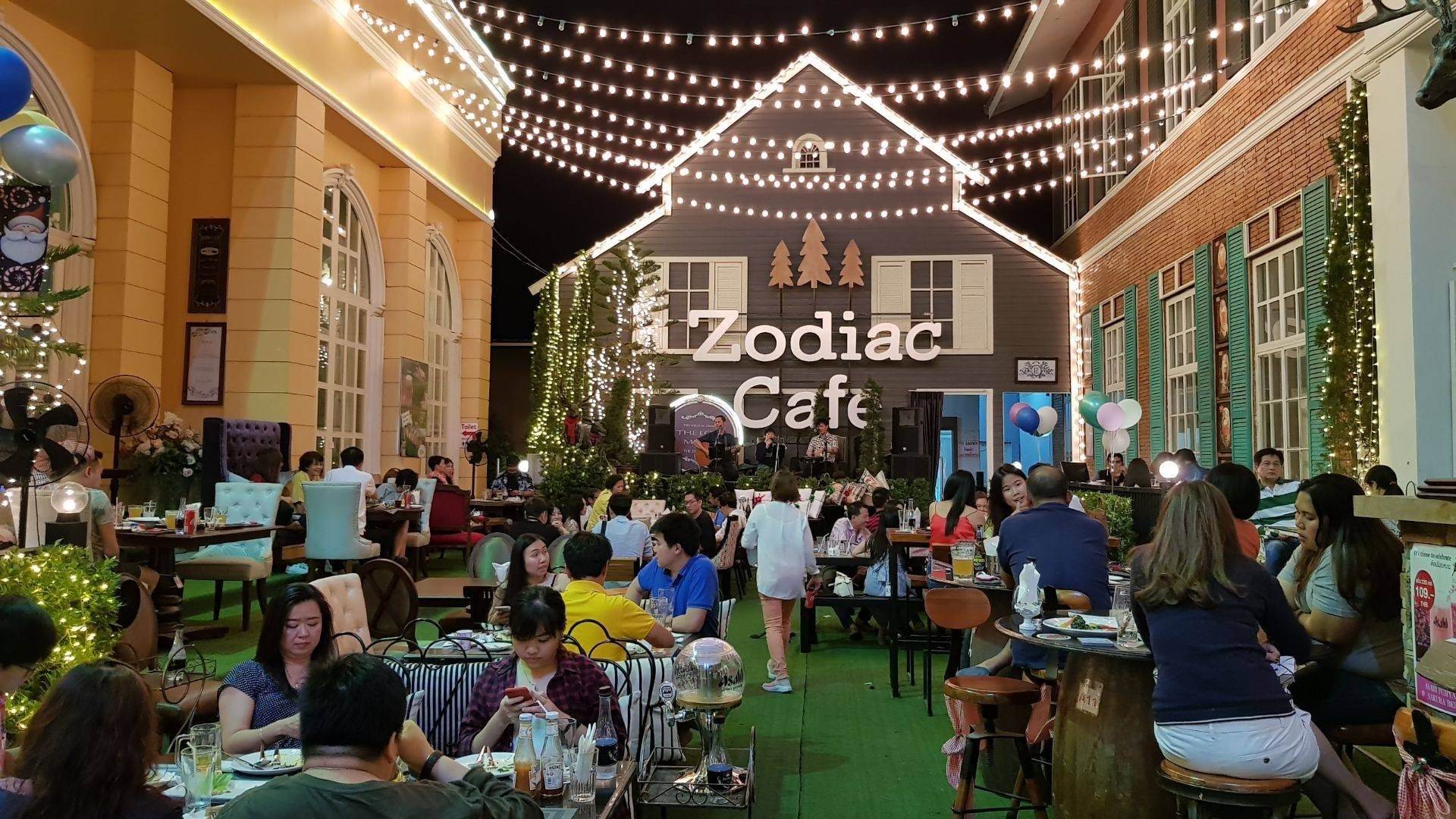 รีวิว Zodiac Cafe & Restaurant ร้านดีๆสำหรับนัดเพื่อนสังสรรค์นั่งชิล
