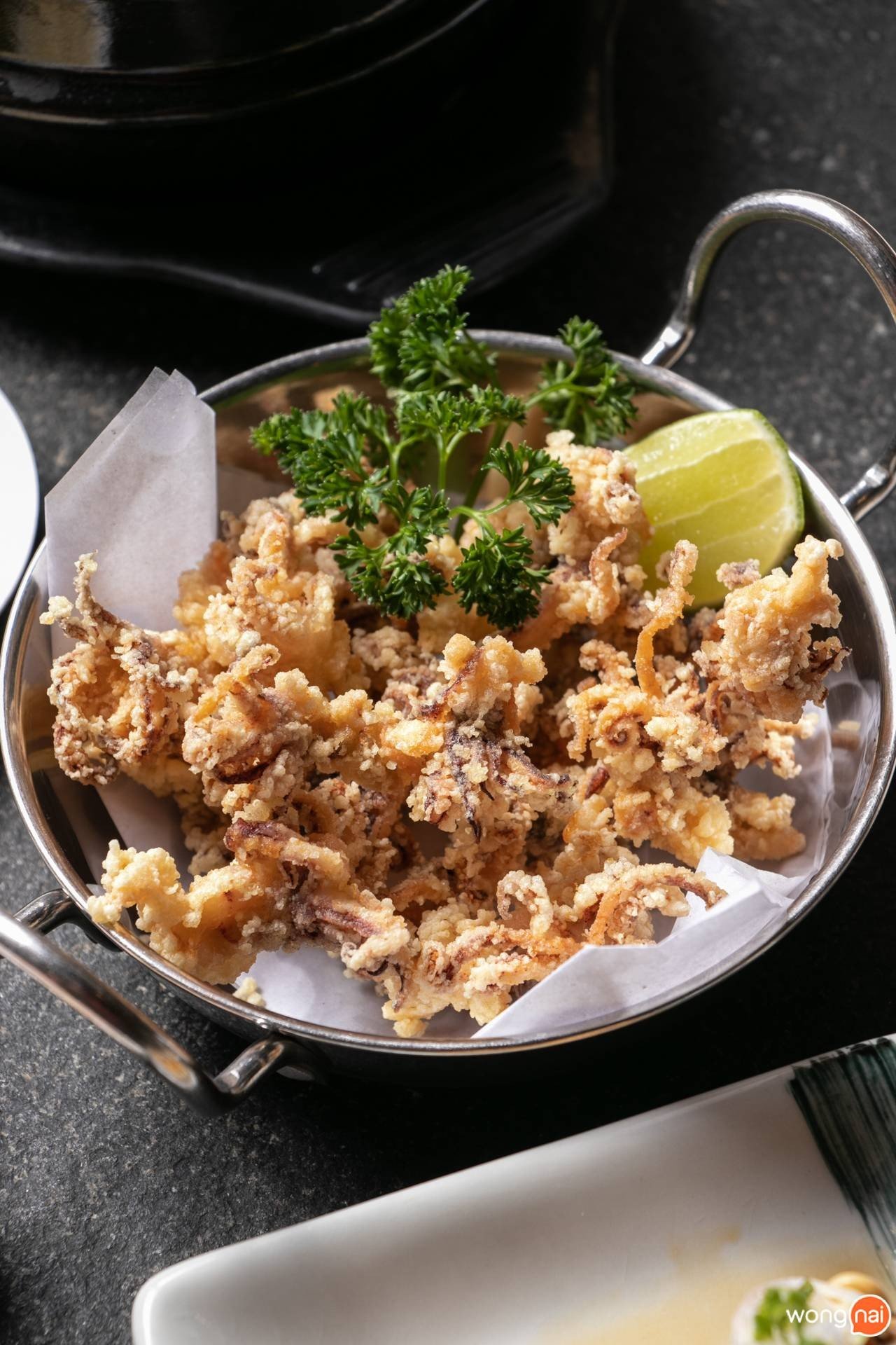 เมนู “หนวดปลาหมึกทอดสไตล์ญี่ปุ่น” ของร้าน “Sukishi”