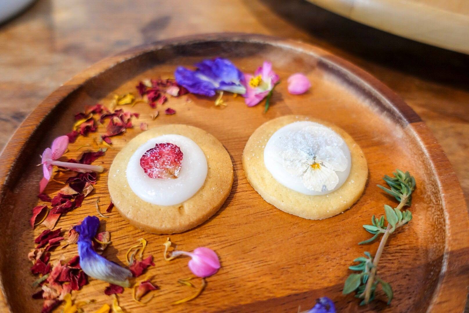 รีวิว Flower in Hand by P. Cafe คาเฟ่และร้านดอกไม้ handmade