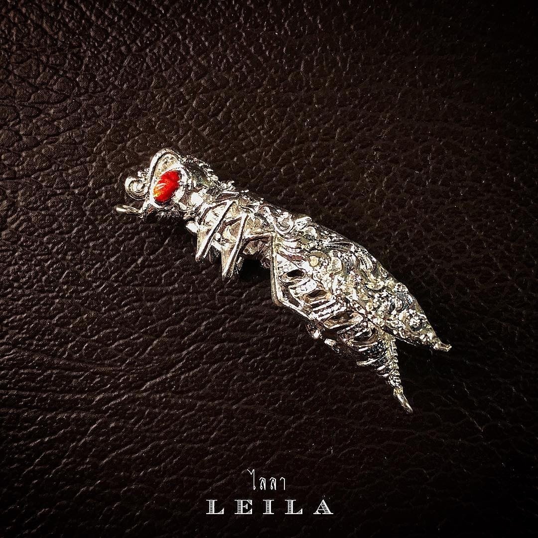 พญาต่อ หรือต่อเงินต่อทอง เป็นพุทธคุณที่เด่นในเรื่องโชคลาภค้าขายดี ขายแล้วมีกำไรค้าขายคล่อง