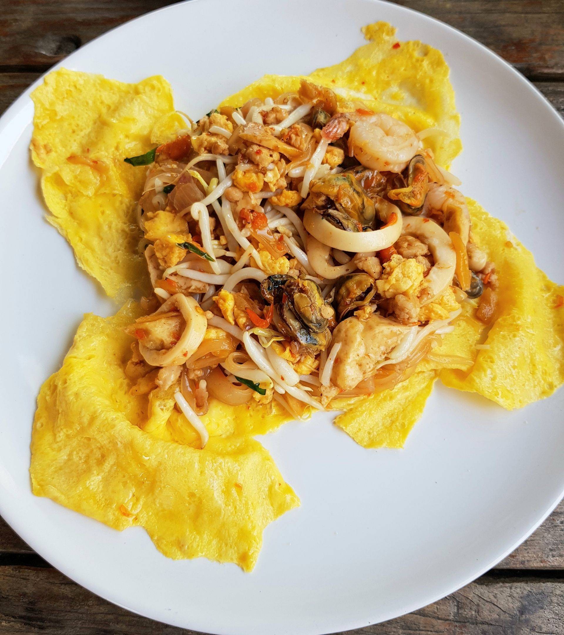 รีวิว ผัดไท@ดอยสะเก็ด - อร่อยทุกเมนูร้านก็สวยวิวดี