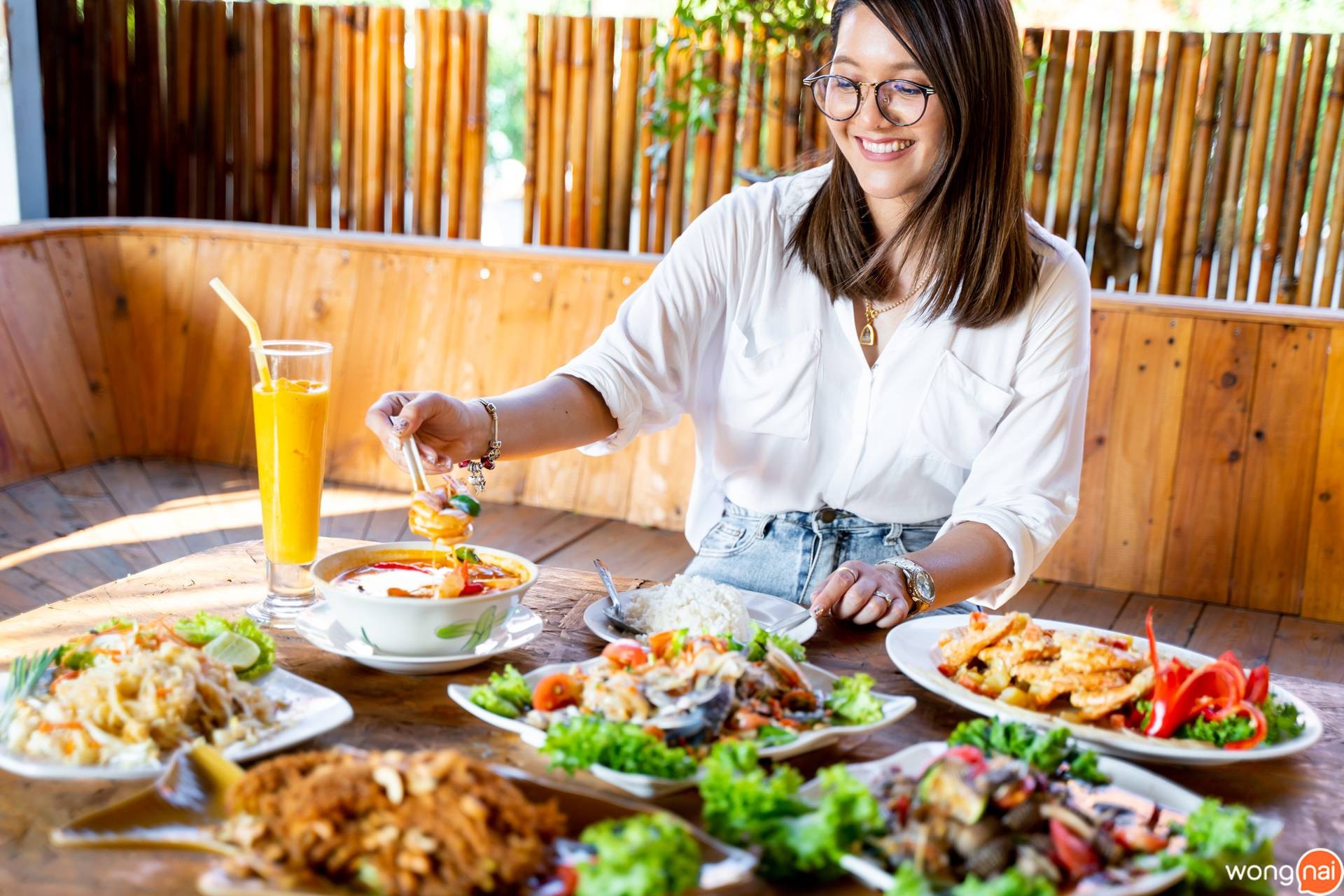 Papaya Mom ร้านอาหารเกาะหลีเป๊ะ กินซีฟู้ดสด ๆ จ๊วดส้มตำรสเด็ด