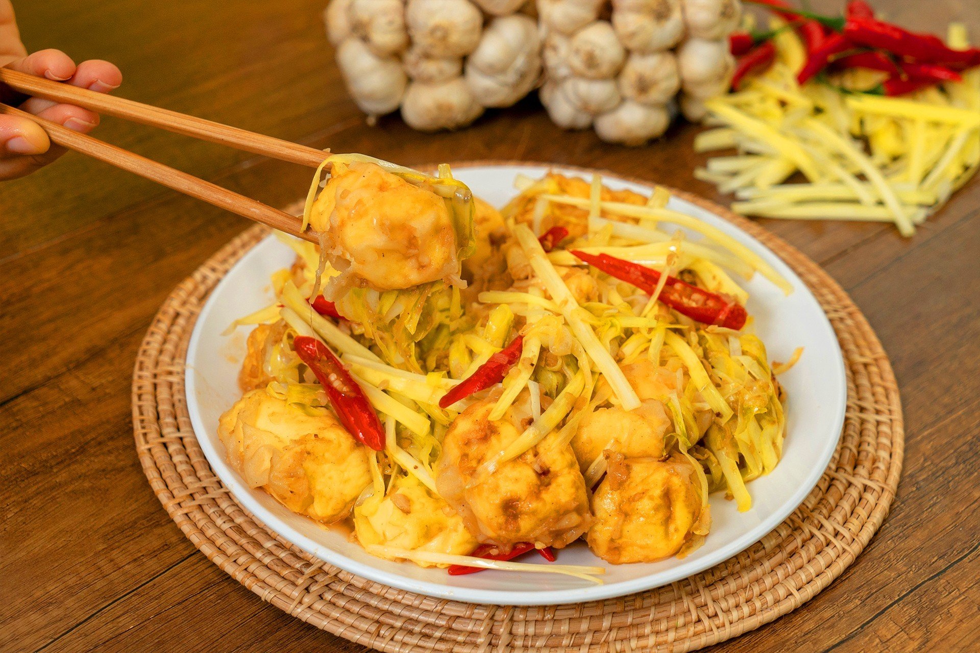 กุยช่ายขาวผัดเต้าหู้ไข่ กุยช่ายขาวผัดเต้าหู้ไข่