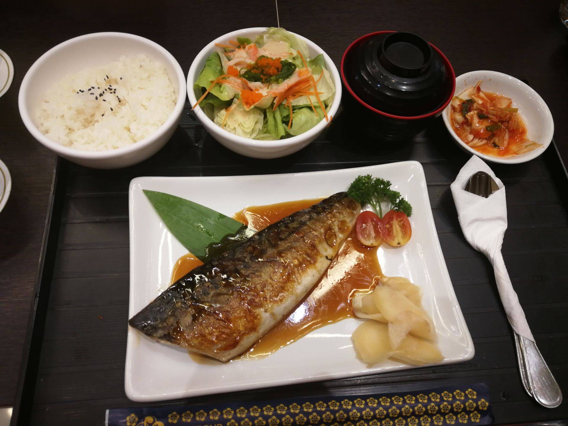 รีวิว Kin Donburi Gateway Ekkamai - อาหารหลากหลาย พอทานได้ ราคาไม่แรง ...