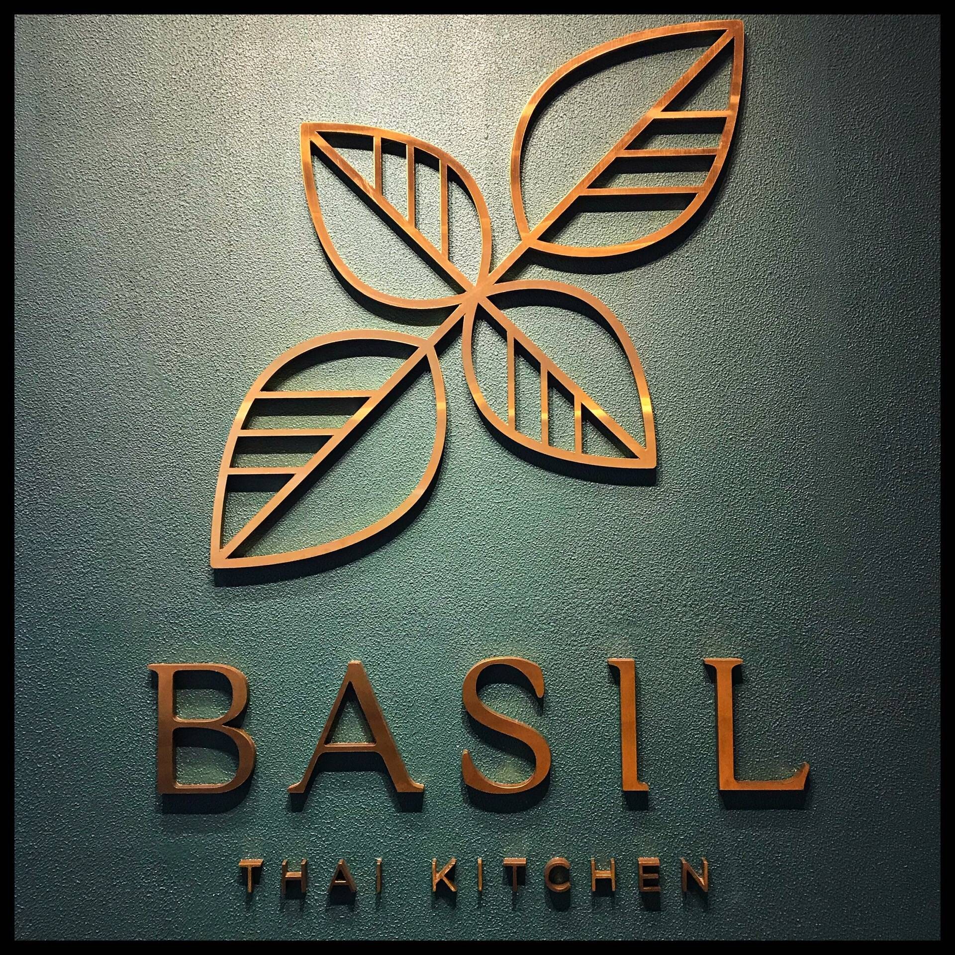 รีวิว Basil Thai Kitchen RIVERSIDE PLAZA An elevated class of the