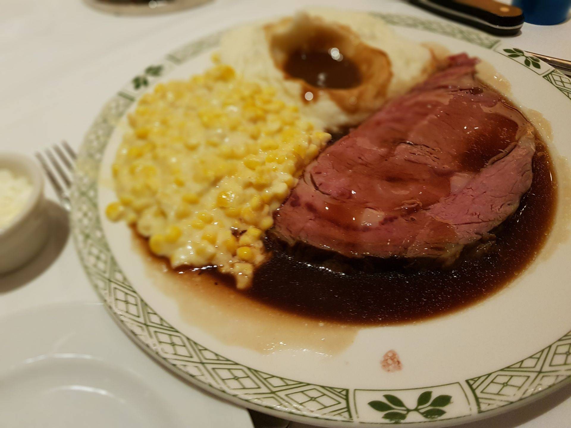 รีวิว Lawry's The Prime Rib - บริการดี อาหารพอใช้ได้ ราคาไม่ธรรมดา