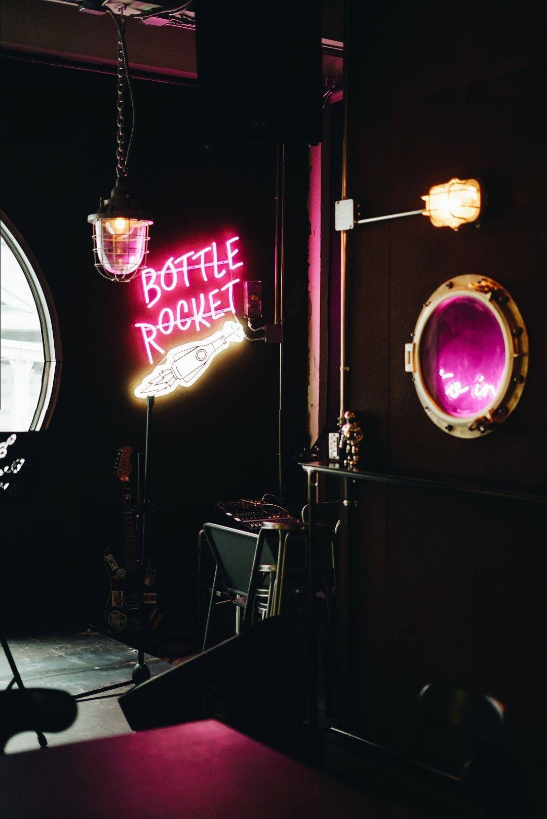 รีวิว Bottle rocket craft beer bar สนามเป้า rocket to the moon with